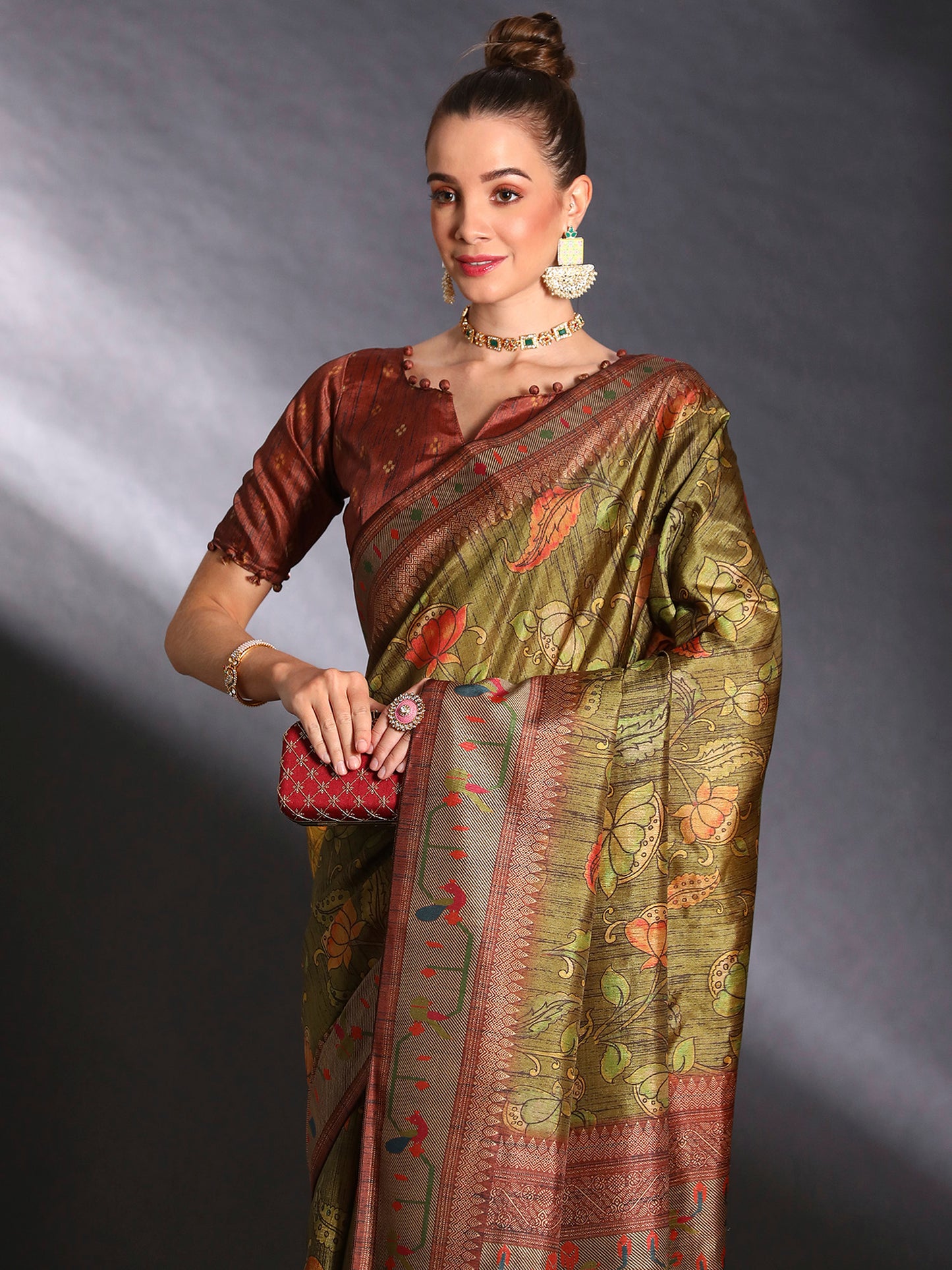 Women's Cotton Blend Olive Printed Designer Saree With Blouse Piece