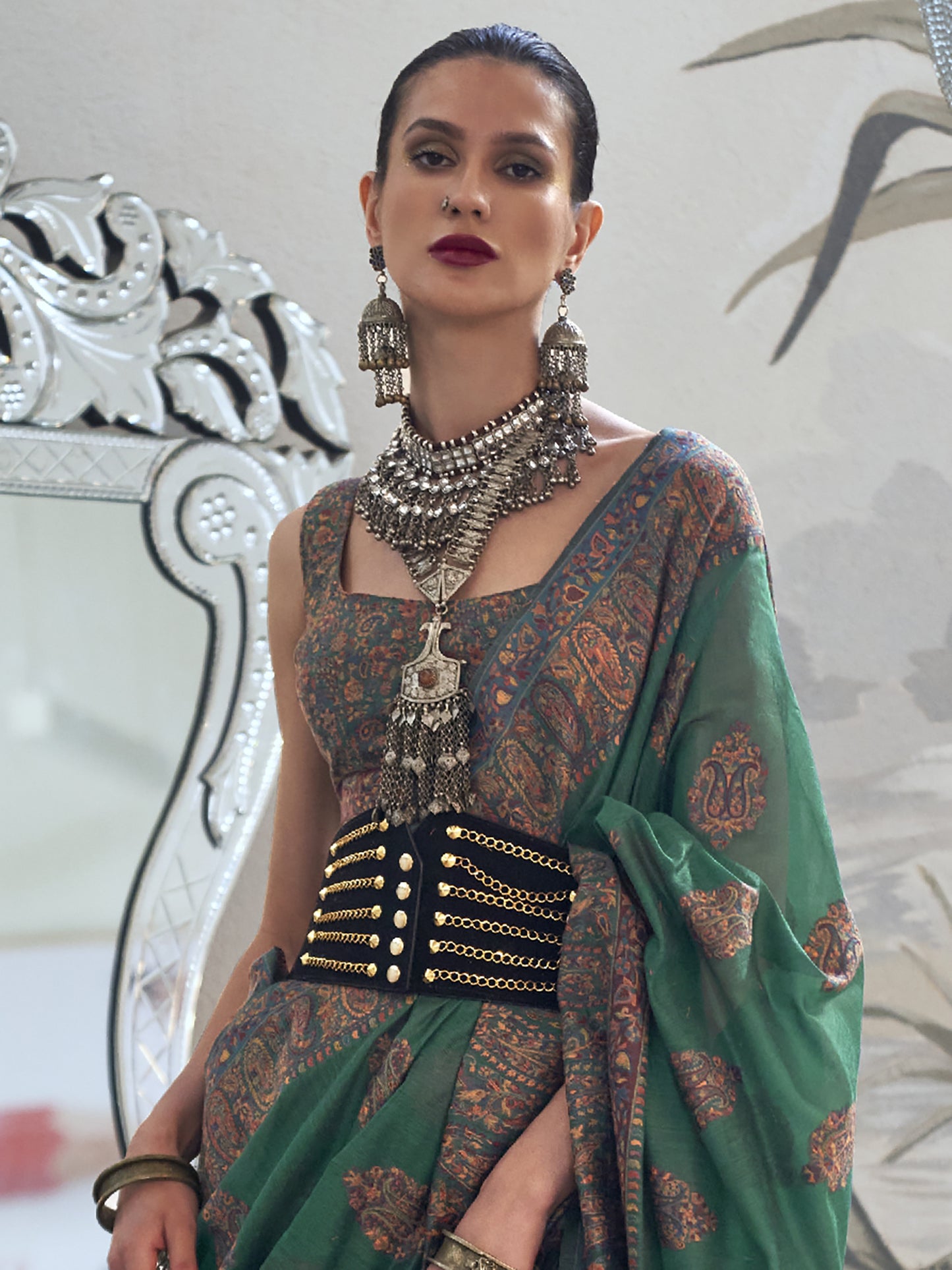 Women's Silk Blend Green Woven Design Designer Saree With Blouse Piece