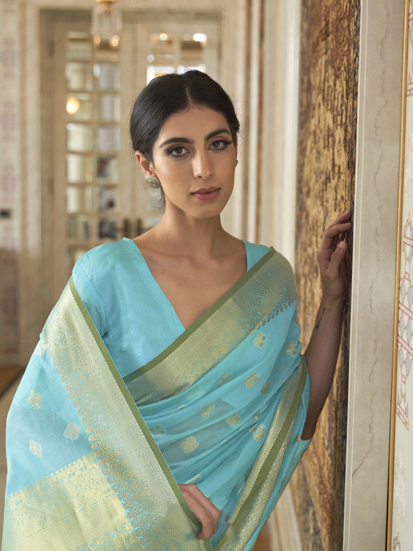 Women's Silk Blend Turquoise Woven Design Handloom Saree With Blouse Piece