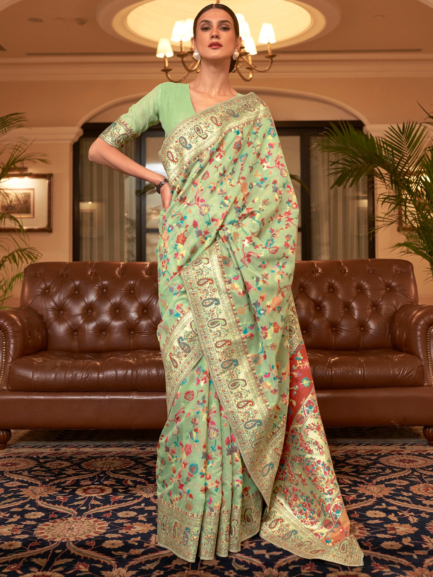 Women's Silk Blend Green Woven Design Celebrity Saree With Blouse Piece