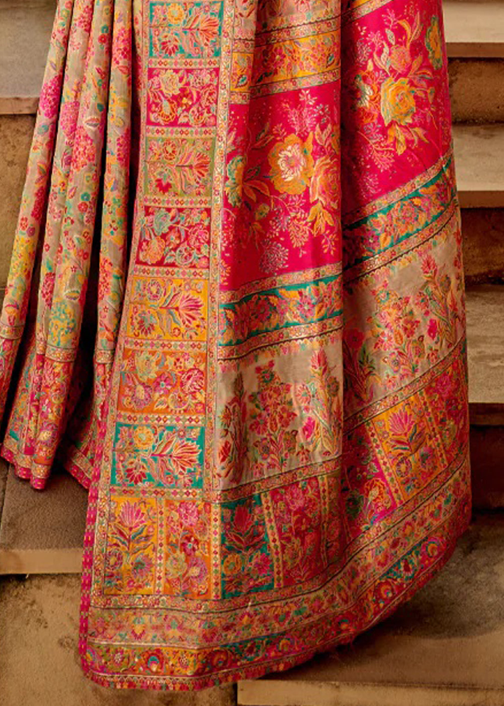 Women's Cotton Silk Beige Woven Design Designer Saree With Blouse Piece