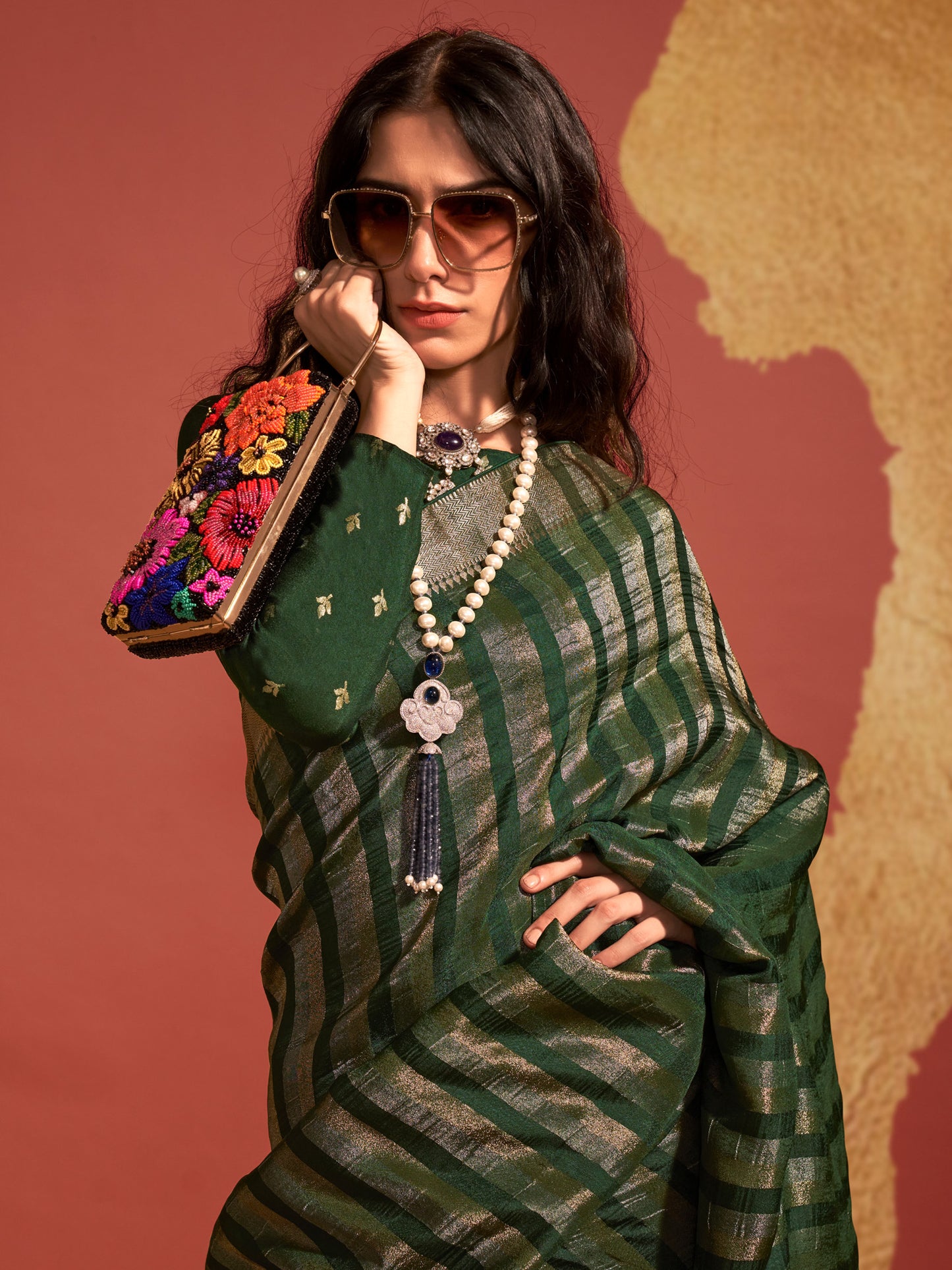 Women's Viscose Silk Green Woven Design Designer Saree With Blouse Piece