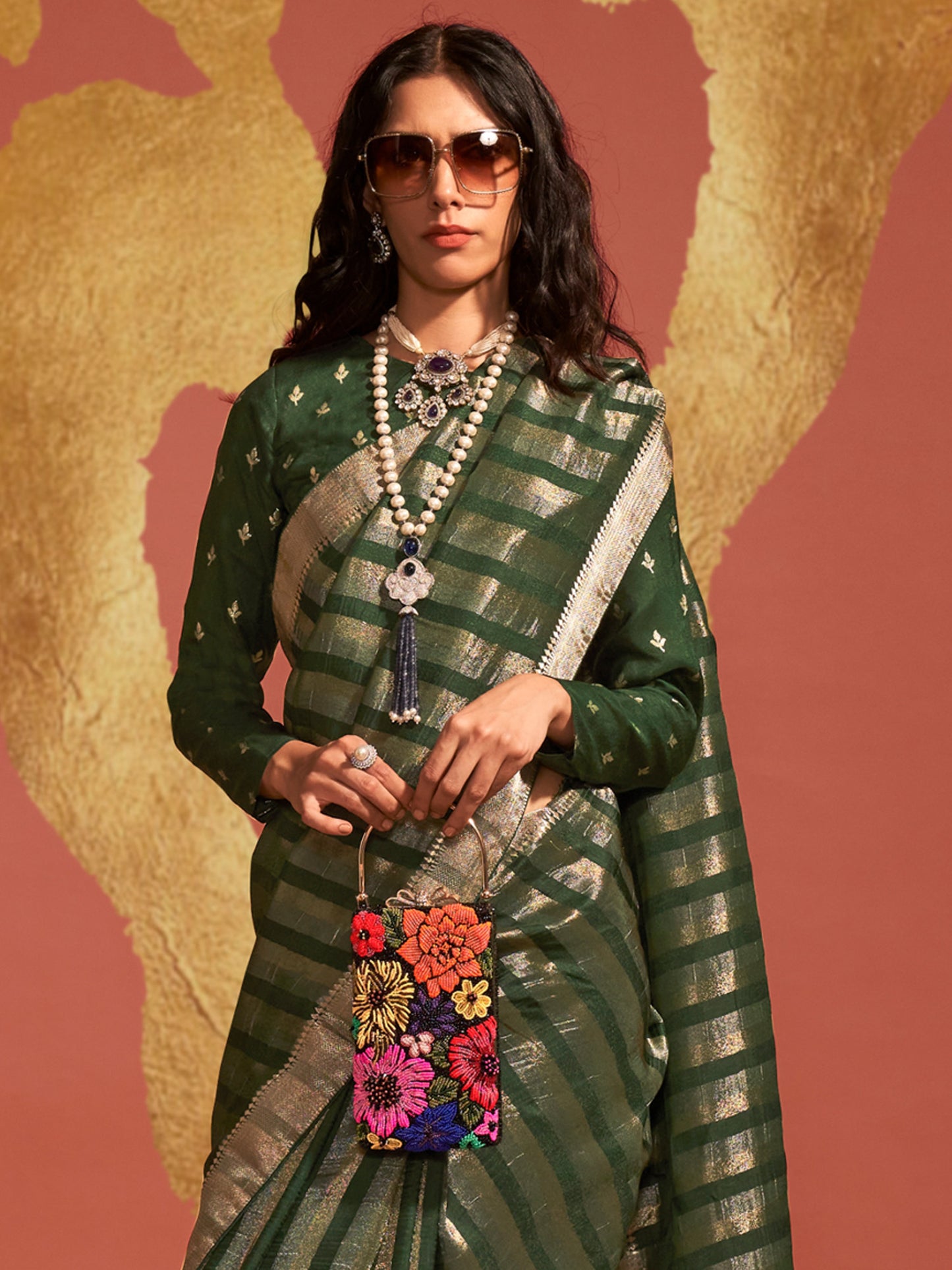 Women's Viscose Silk Green Woven Design Designer Saree With Blouse Piece