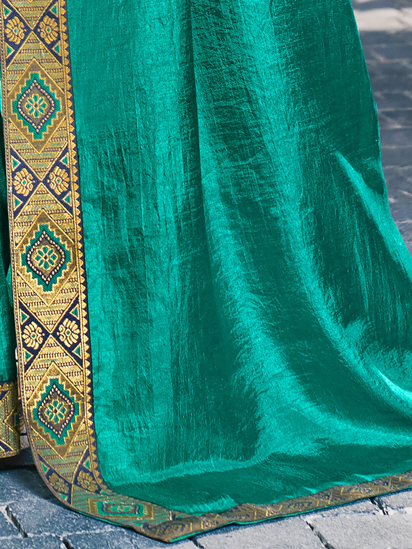 Women's Vichitra Silk Blue Embellished Celebrity Saree With Blouse Piece