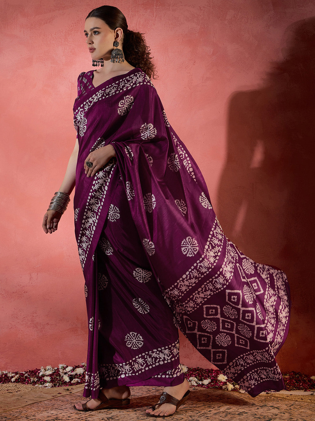 Women's Cotton Blend Magenta Printed Designer Saree With Blouse Piece