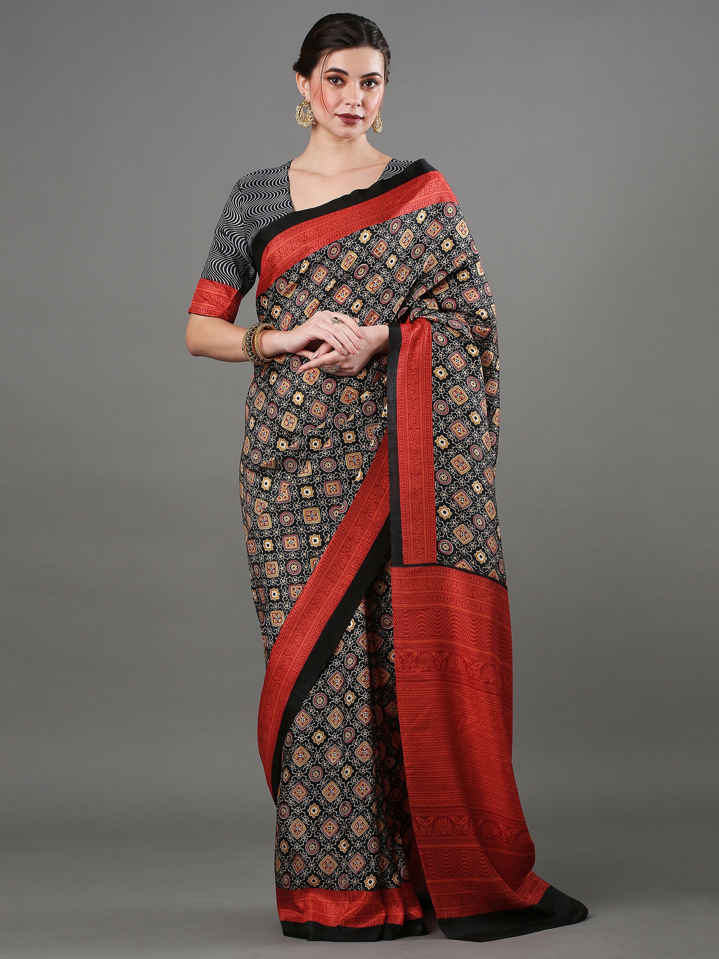 Women's Dola Silk Black Digital Print Designer Saree With Blouse Piece