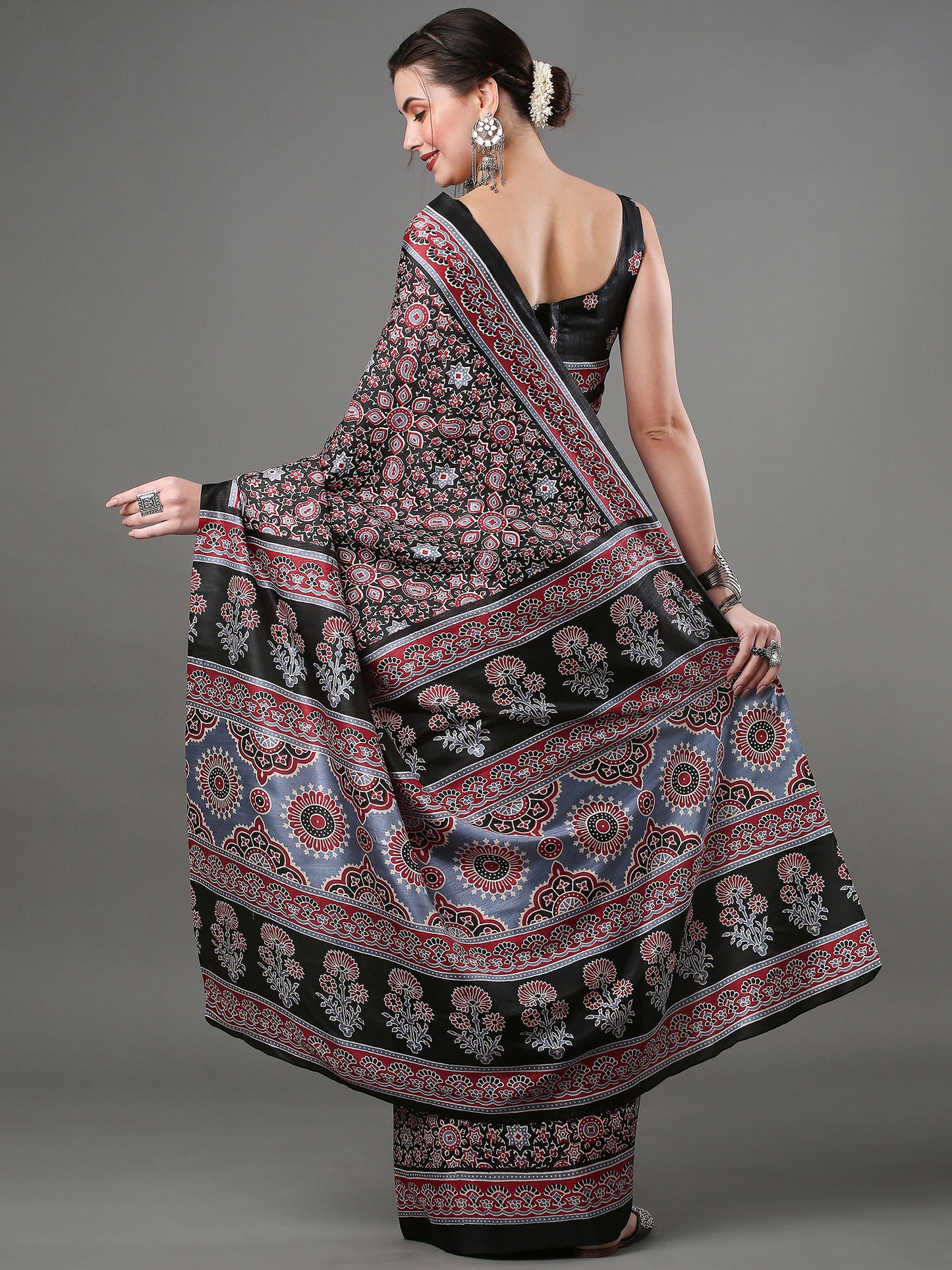 Women's Dola Silk Black Digital Print Designer Saree With Blouse Piece