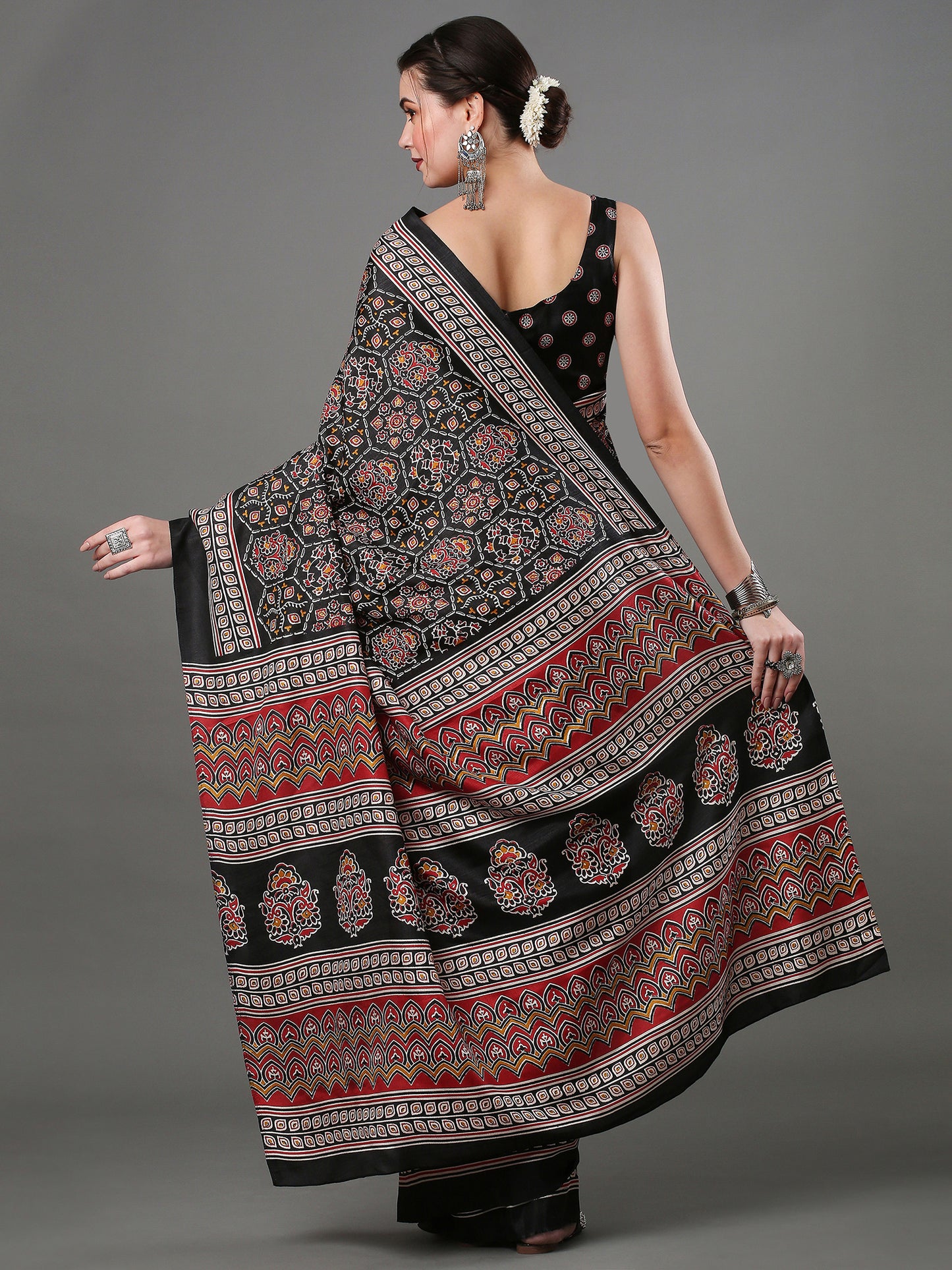 Women's Dola Silk Black Digital Print Designer Saree With Blouse Piece