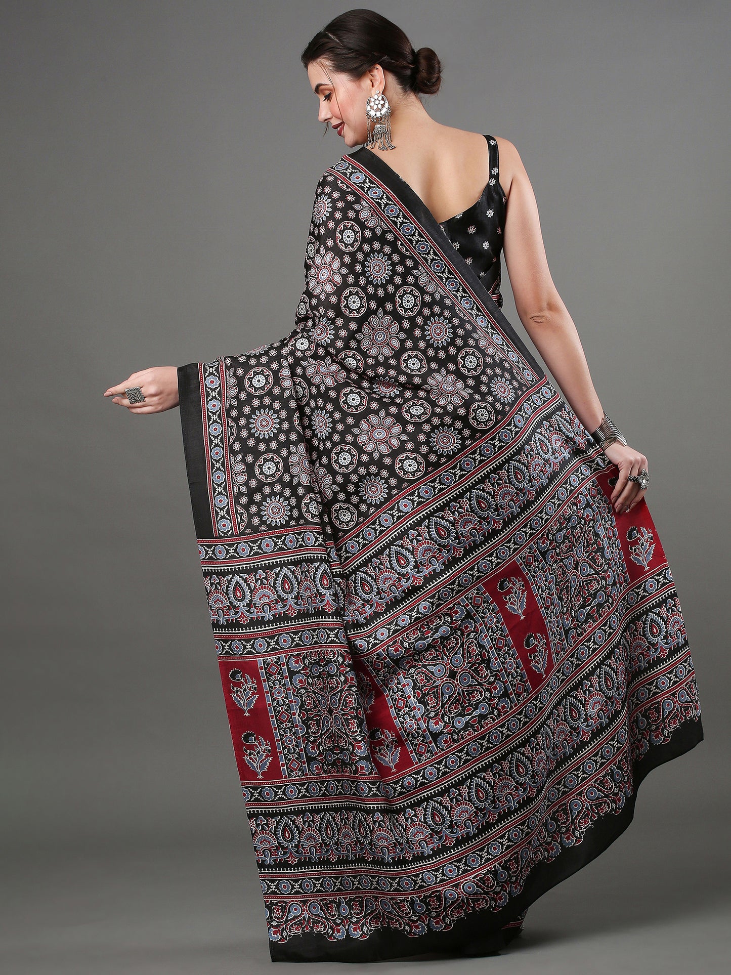 Women's Dola Silk Black Digital Print Designer Saree With Blouse Piece