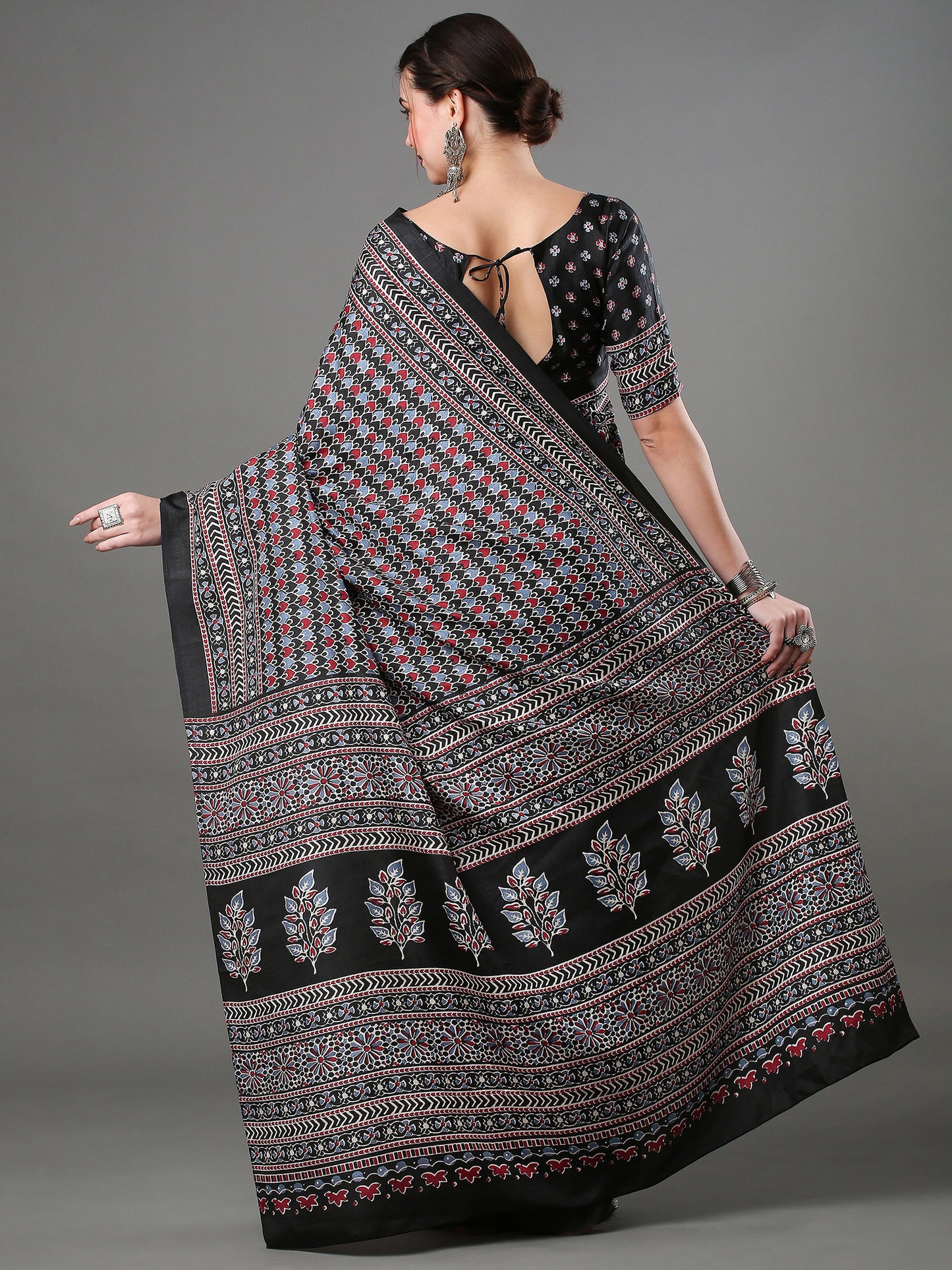 Women's Dola Silk Black Digital Print Designer Saree With Blouse Piece