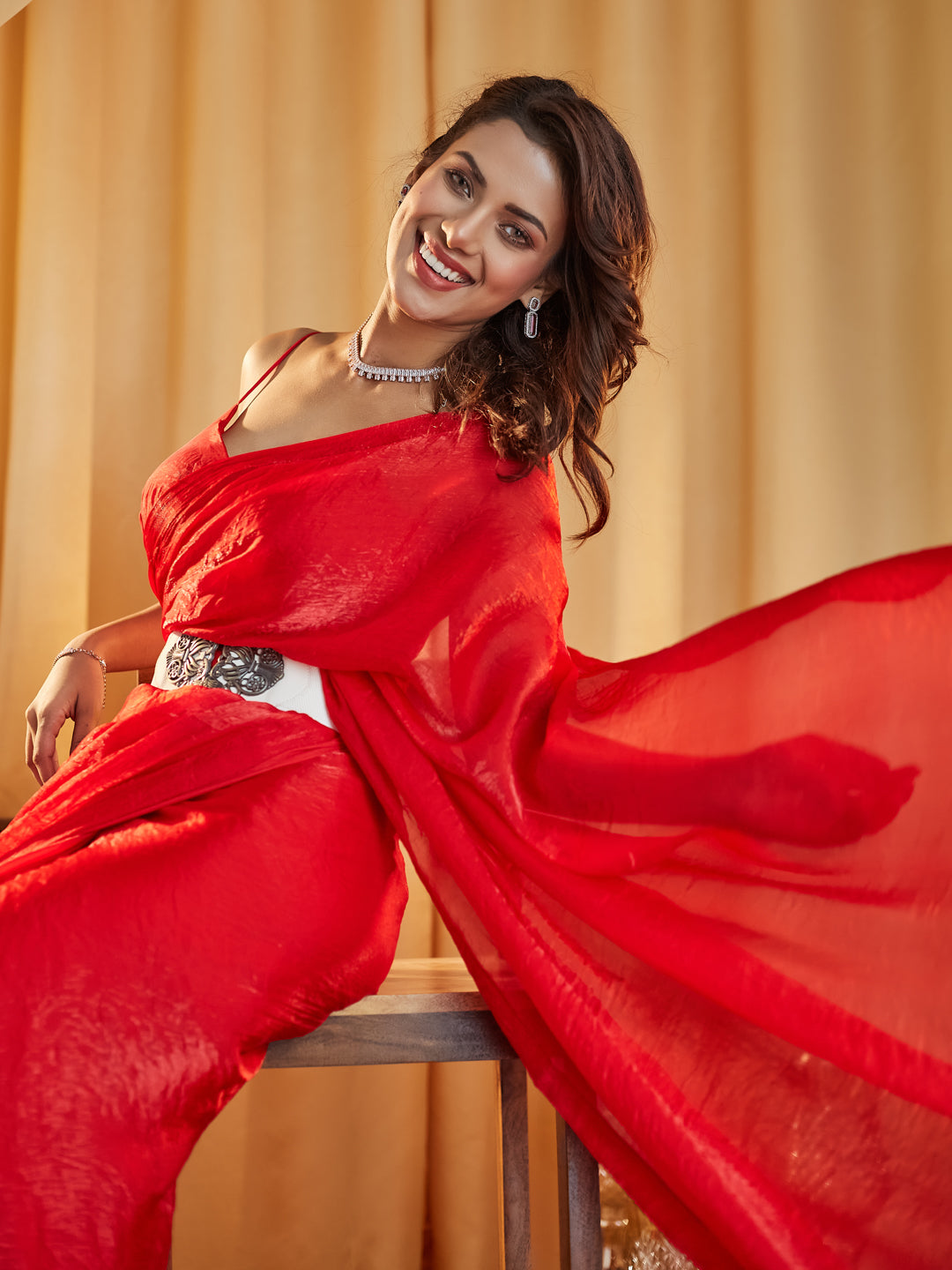 Dhiyona KS Women's women red solid silk saree