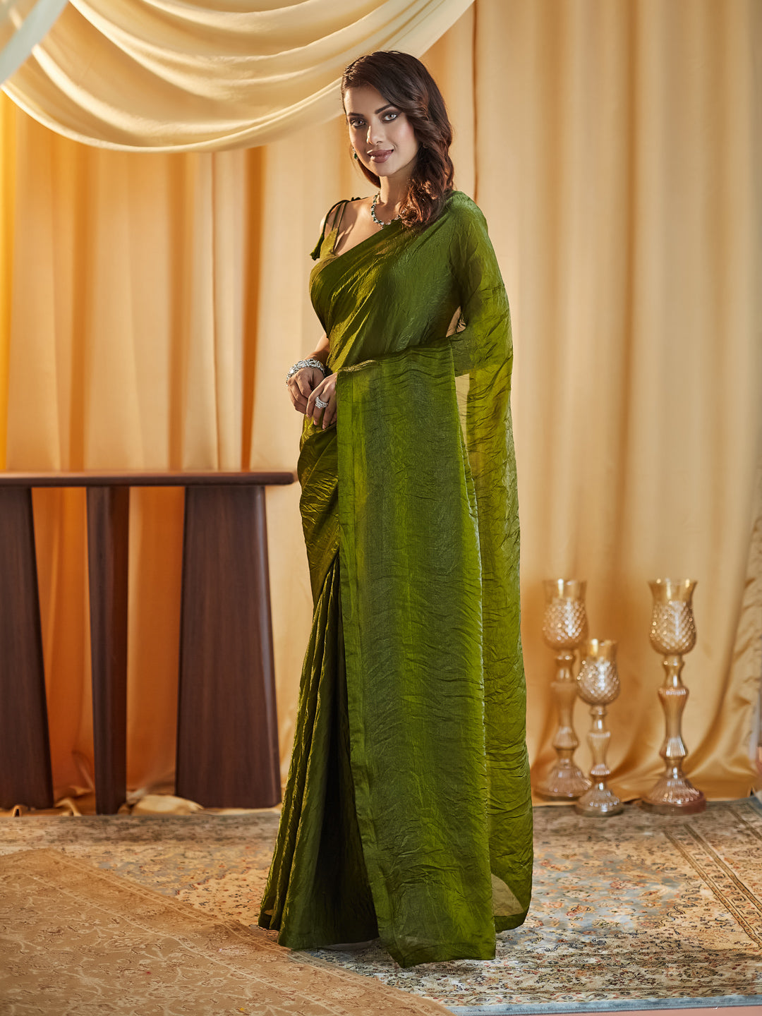 Dhiyona KS Women's women mahendi solid silk saree