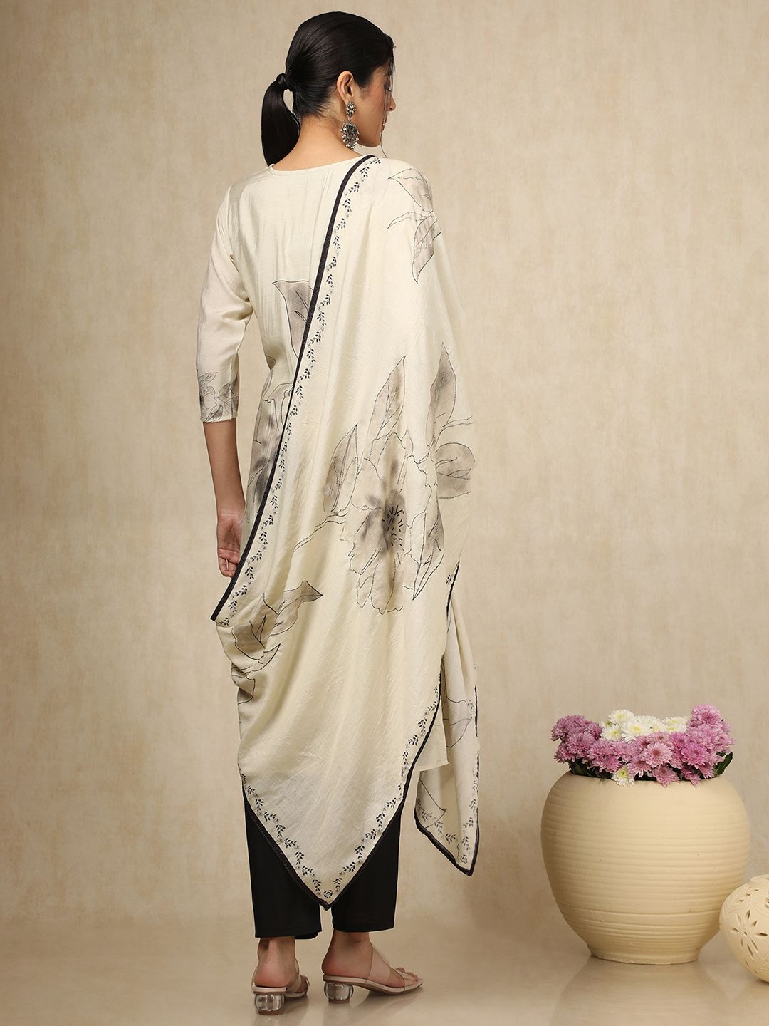 Dhiyona SO Women's Women Floral Embroidered Regular Mirror Work Kurta with Trousers & With Dupatta