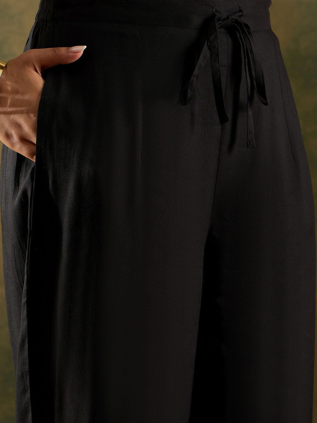 Dhiyona IE Round Neck Straight Kurta With Trousers & Dupatta