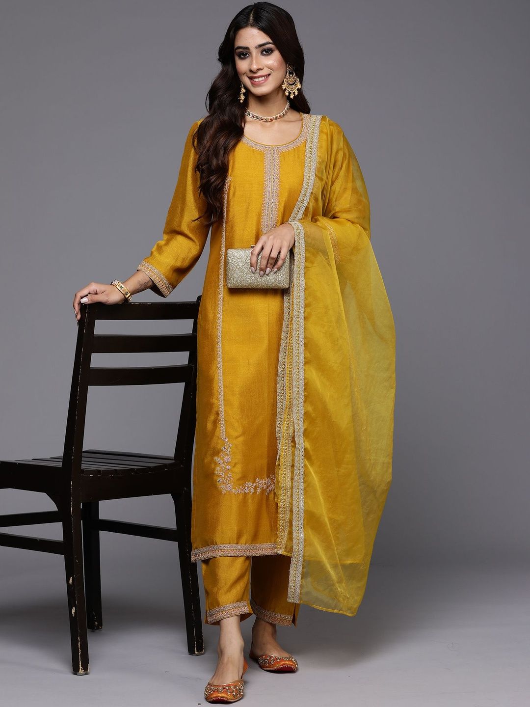 Ethnic Motifs Embroidered Regular Thread Work Kurta With Trouser And Dupatta