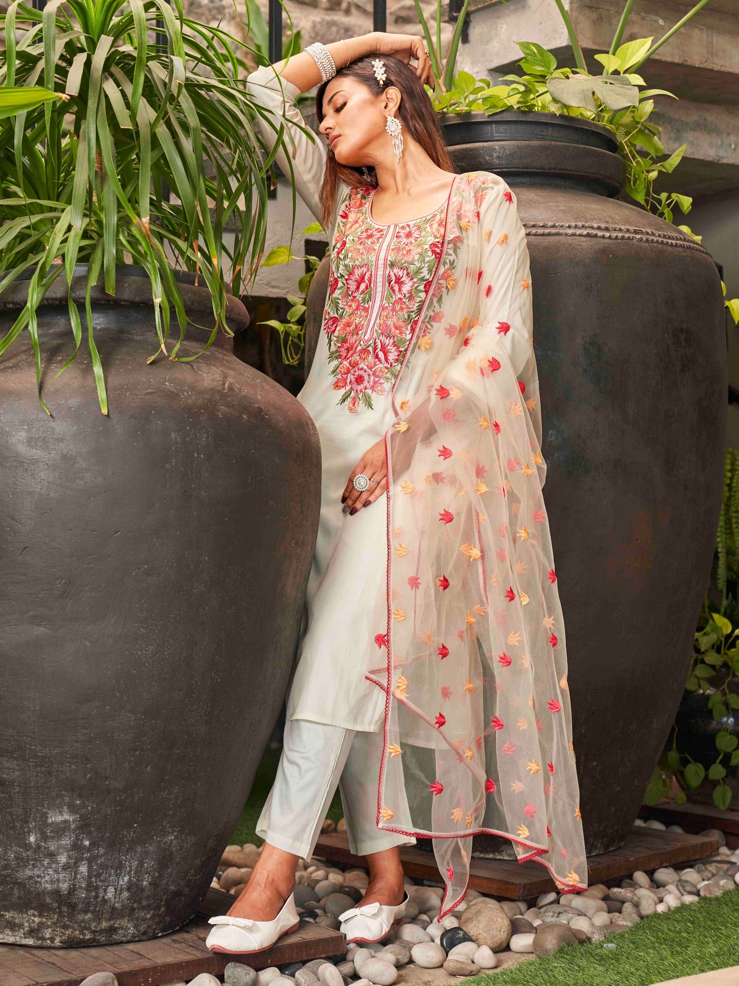 Dhiyona TI Women's Off White Cotton Kurta With Parsi Work Neck And Embroidered Dupatta