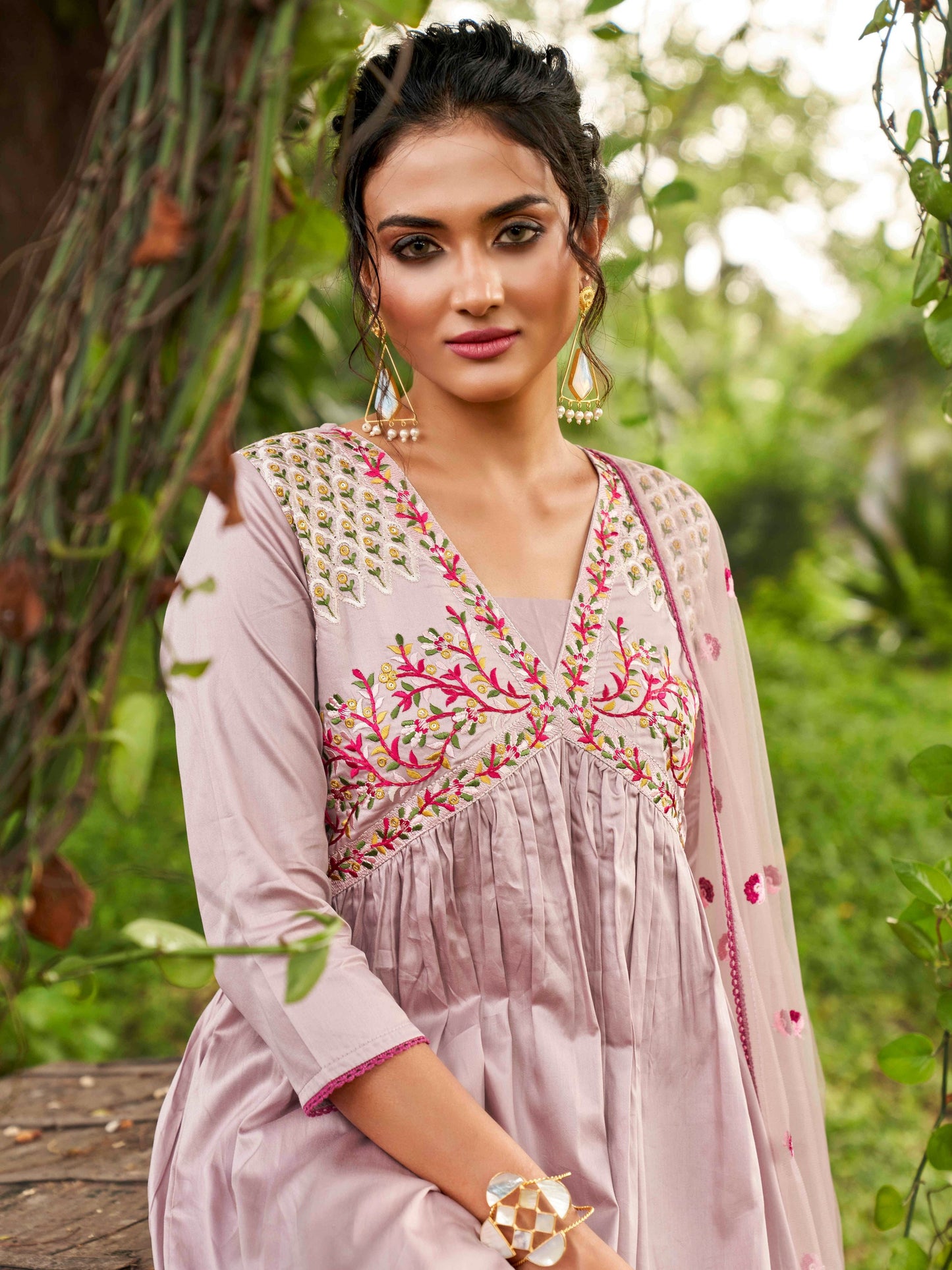 Dhiyona TI Women's Mauve Embroidery Thread Work Alia Cut Kurta