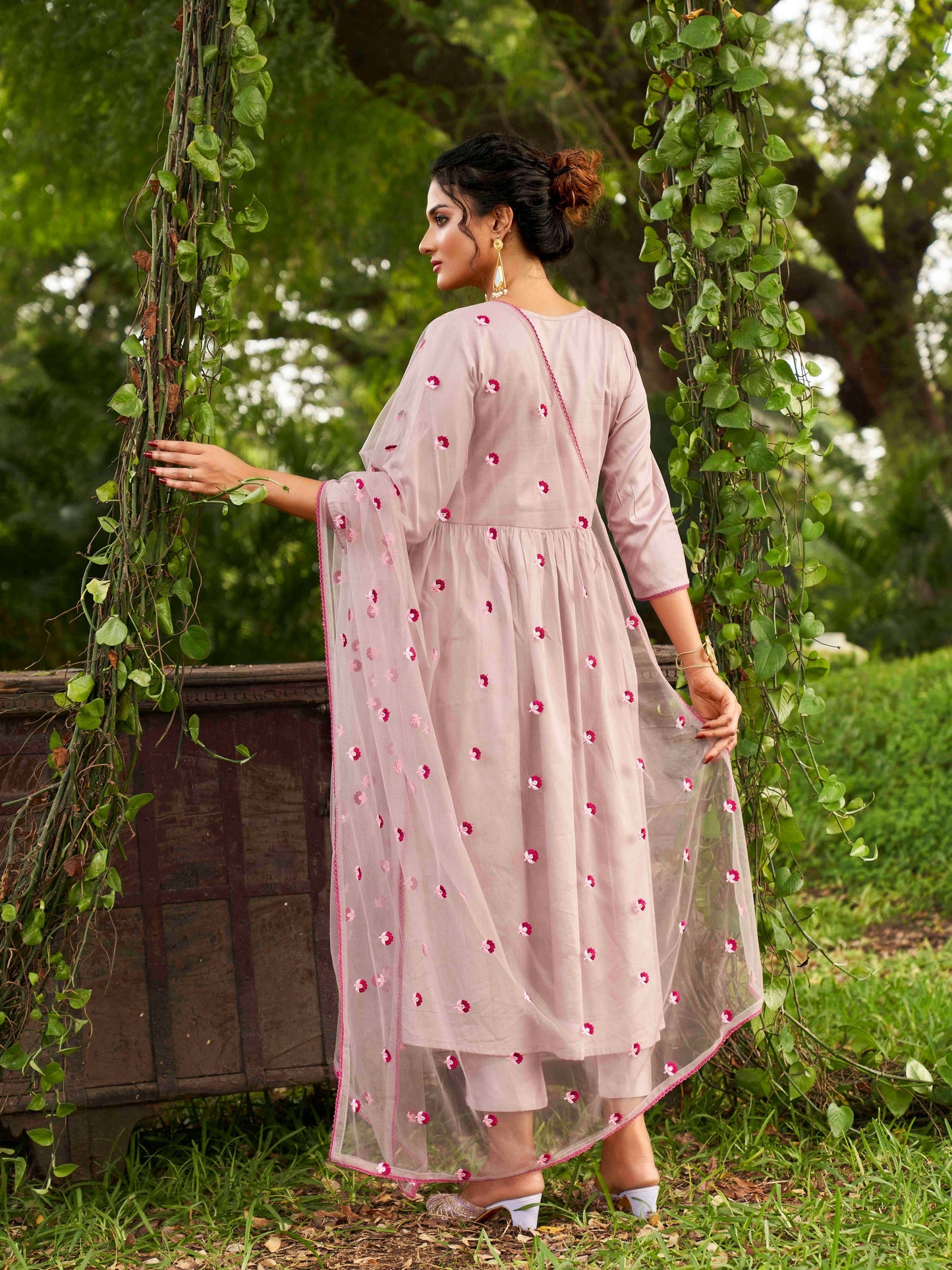 Dhiyona TI Women's Mauve Embroidery Thread Work Alia Cut Kurta