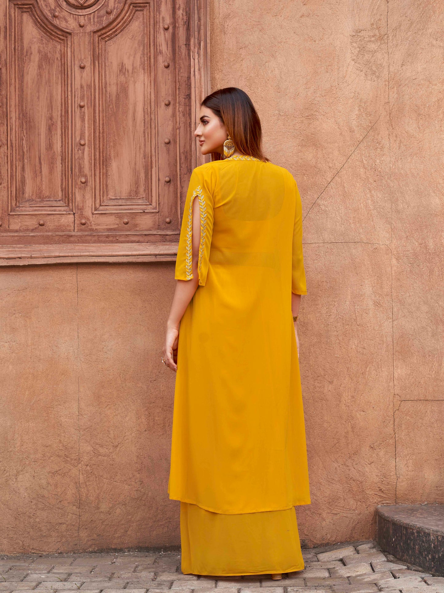 Dhiyona TI Women's Women Yellow Georgette Embroidered Co Ord