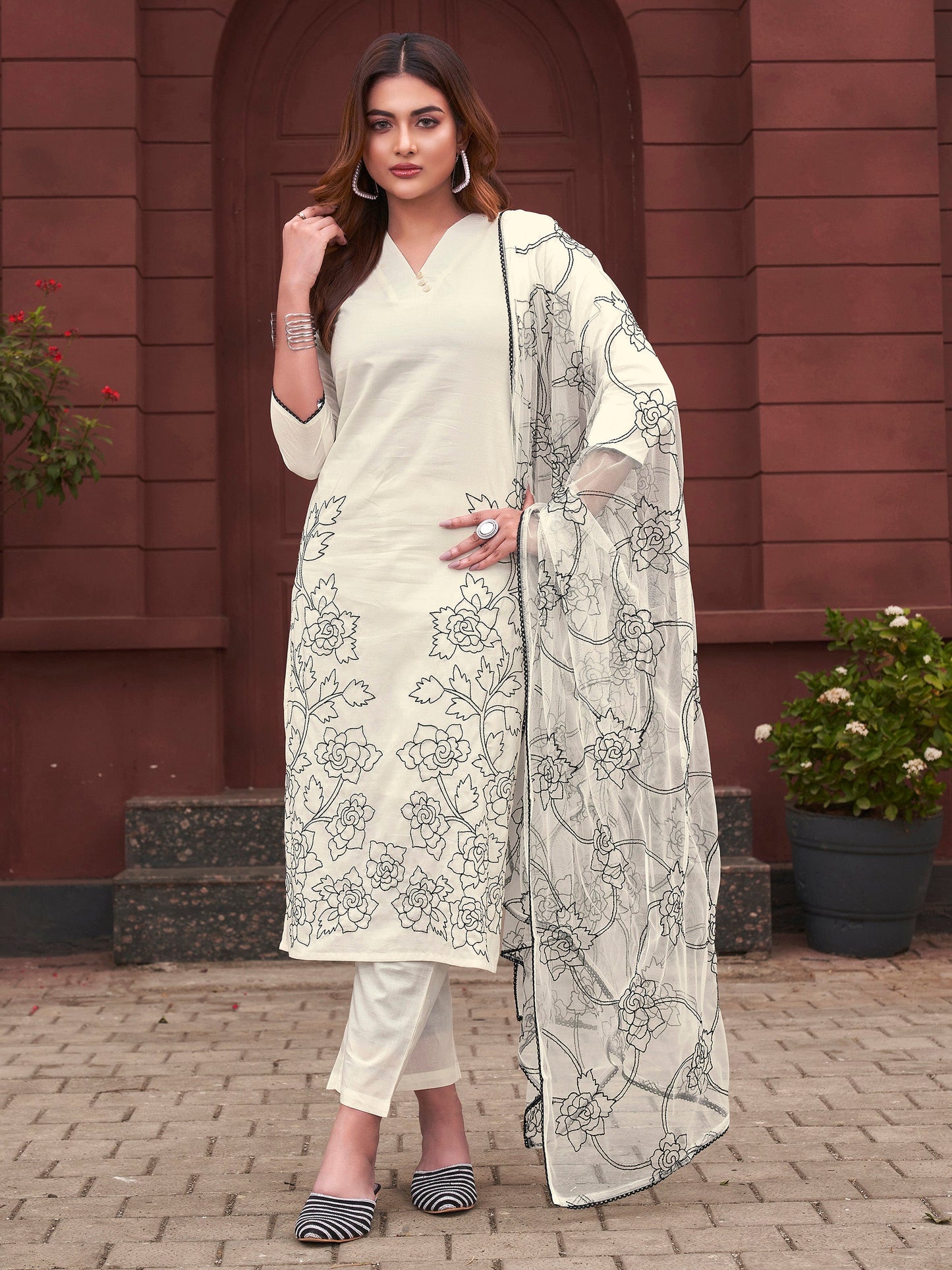 Dhiyona TI Women's Women White Pure Cotton Embroidered Kurta with Pant and Dupatta