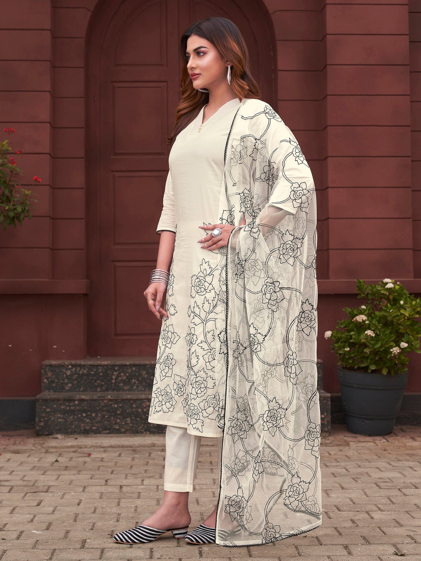 Dhiyona TI Women's Women White Pure Cotton Embroidered Kurta with Pant and Dupatta