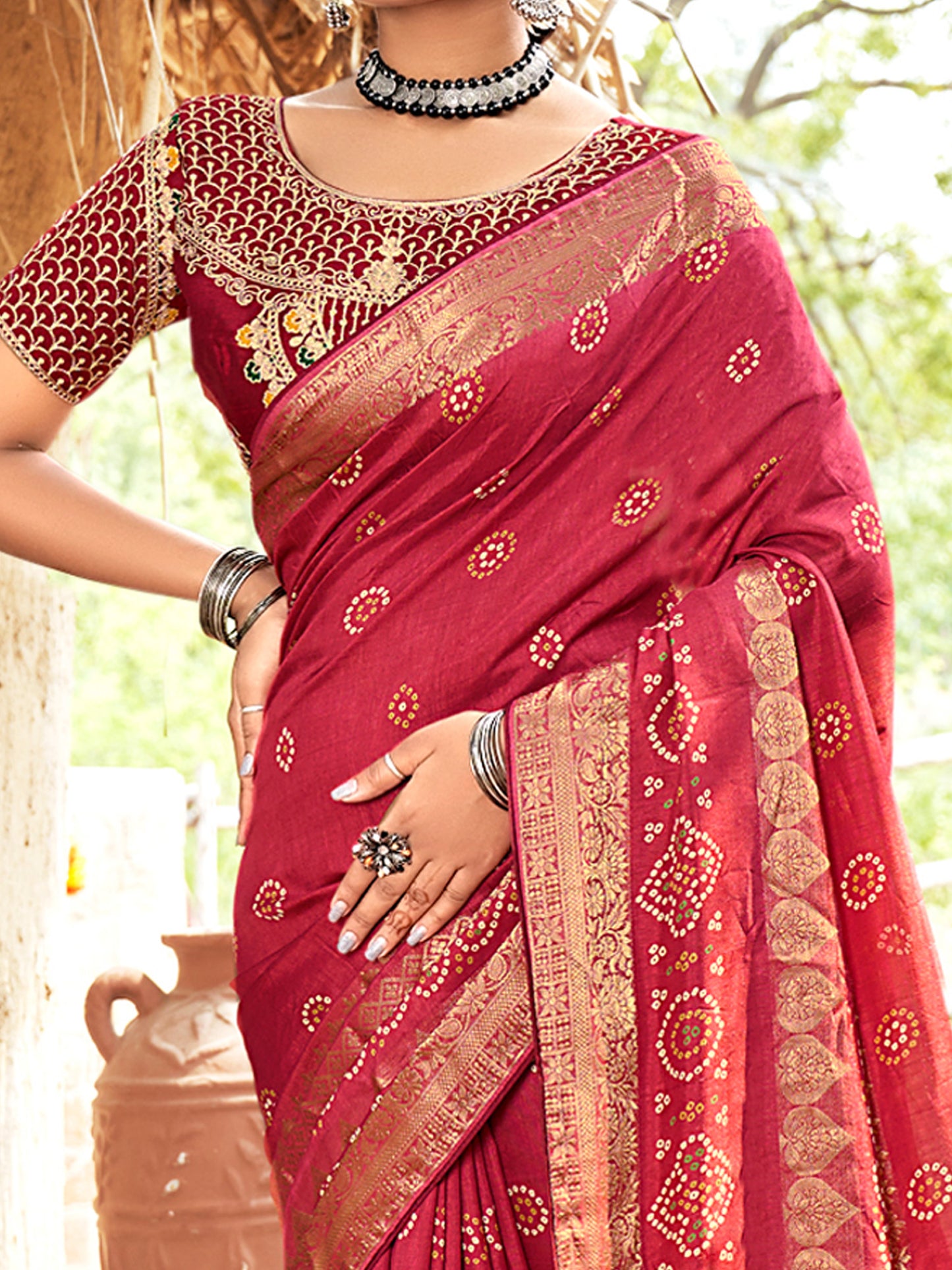 Women's Pure Silk Red Woven Design Designer Saree With Blouse Piece