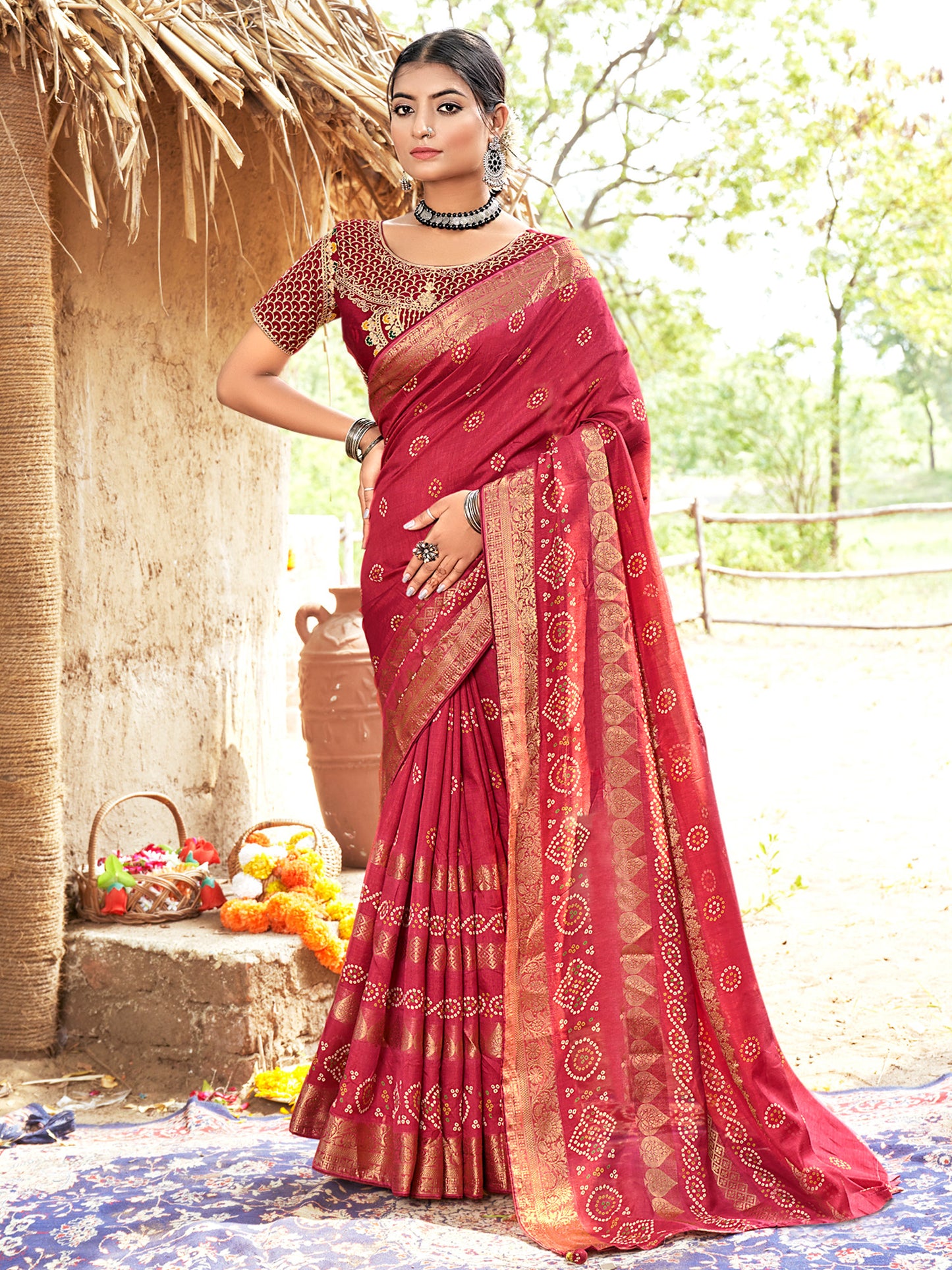Women's Pure Silk Red Woven Design Designer Saree With Blouse Piece