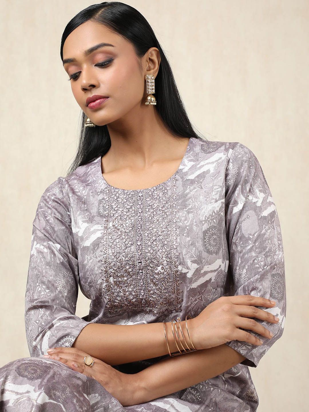 Dhiyona SO Women's Ethnic Motifs Printed Thread Work Round Neck Straight Kurta With Trousers