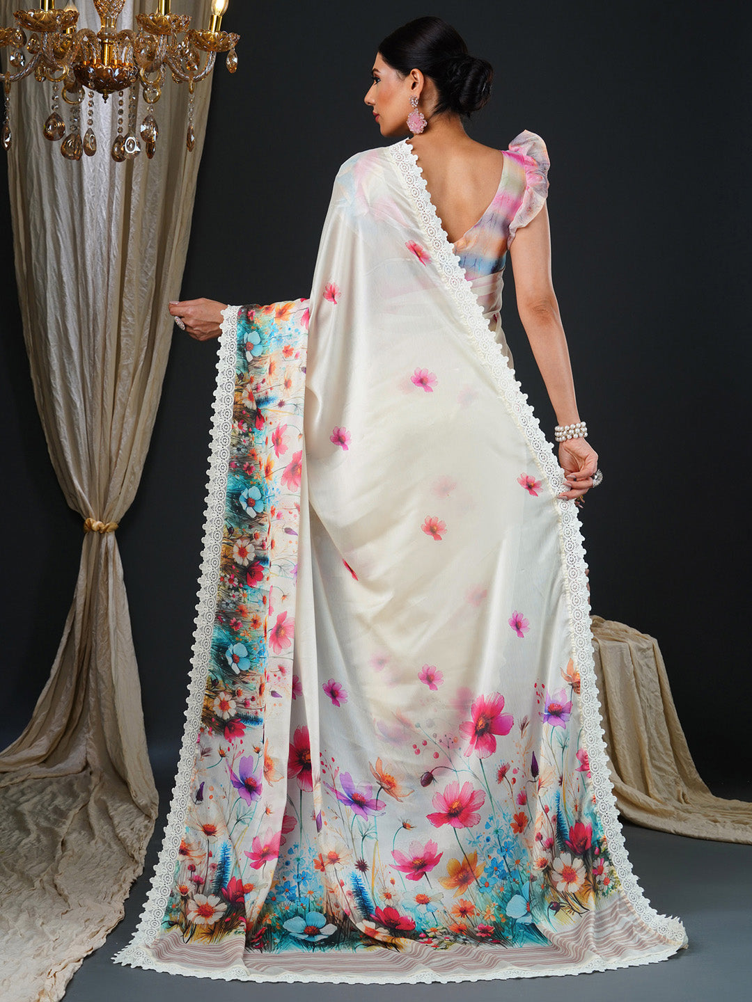 Women's Georgette Multicolored Digital Print Designer Saree With Blouse Piece