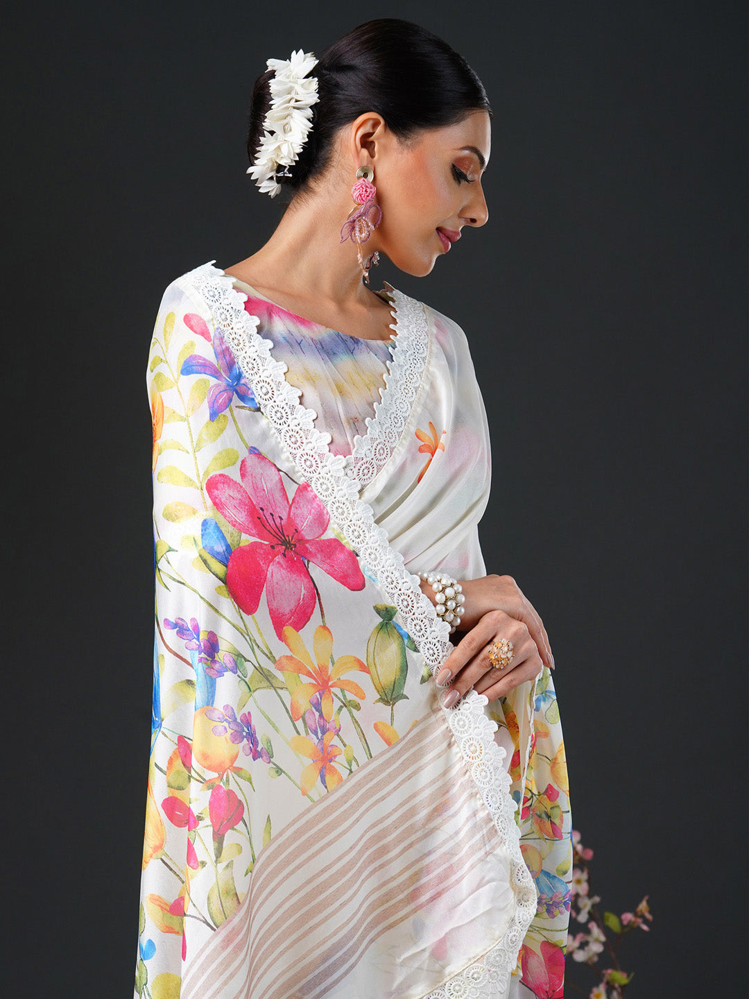 Women's Georgette Multicolored Digital Print Designer Saree With Blouse Piece