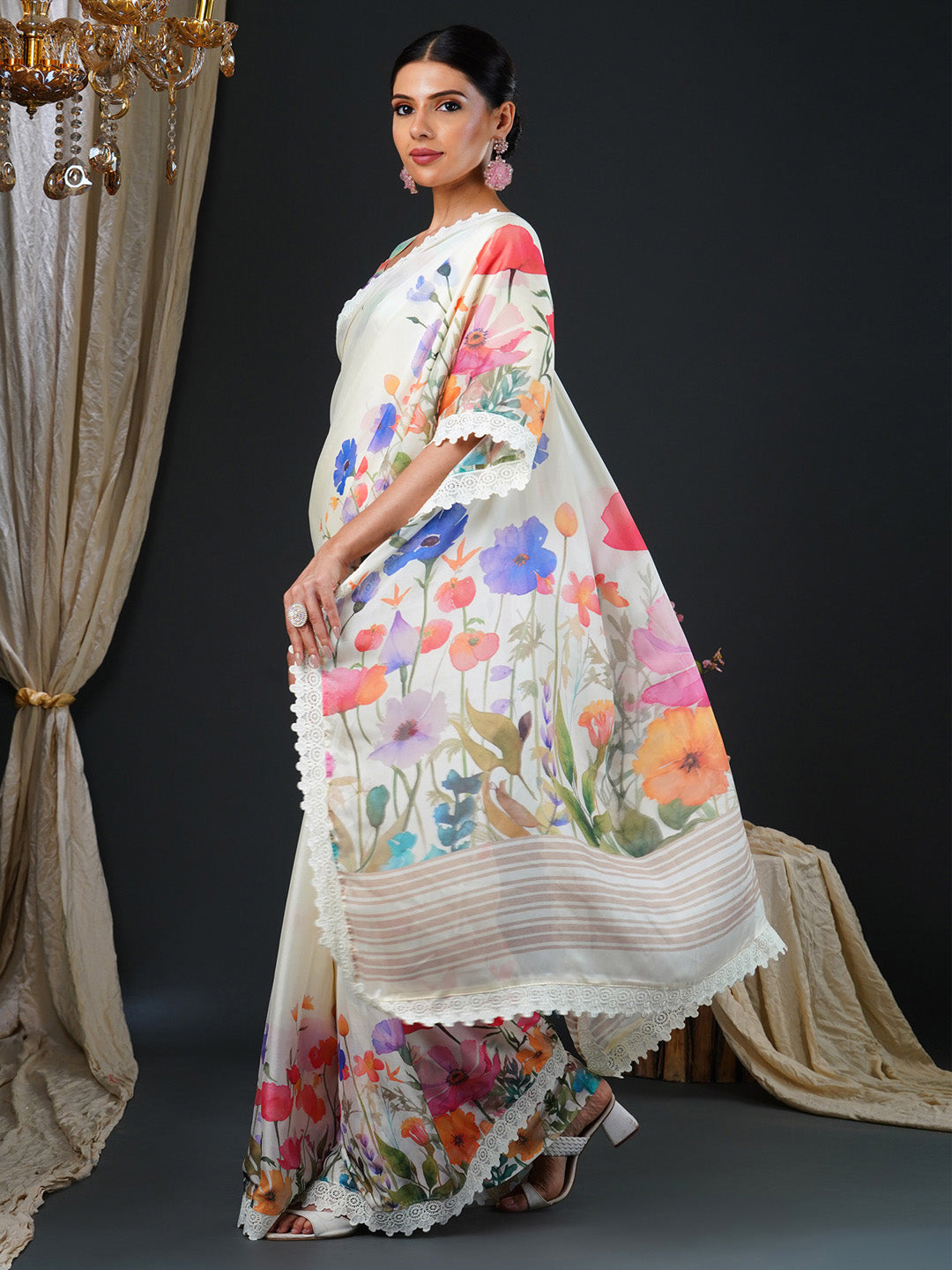 Women's Georgette Multicolored Digital Print Designer Saree With Blouse Piece