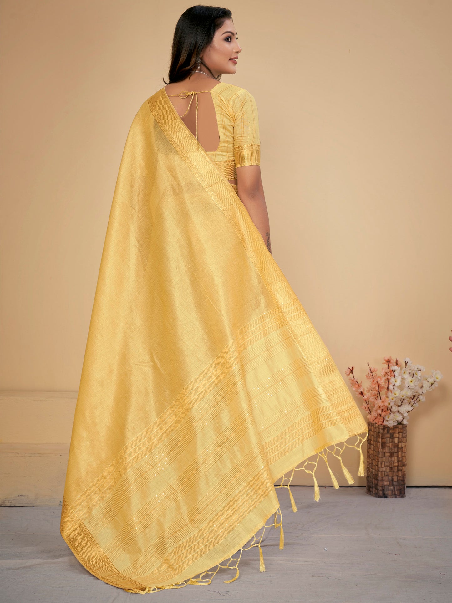 Women's Cotton Silk Yellow Embellished Designer Saree With Blouse Piece
