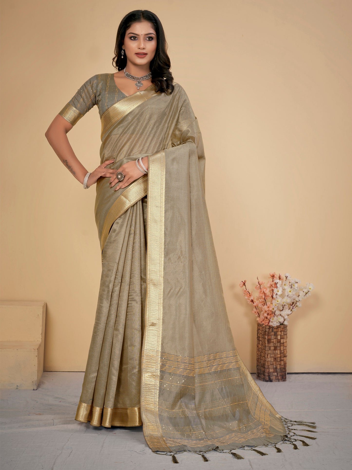 Women's Cotton Silk Grey Embellished Designer Saree With Blouse Piece