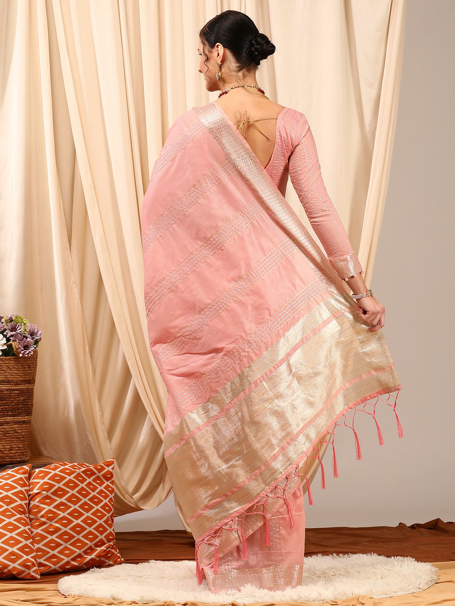 Women's Linen Pink Woven Design Designer Saree With Blouse Piece