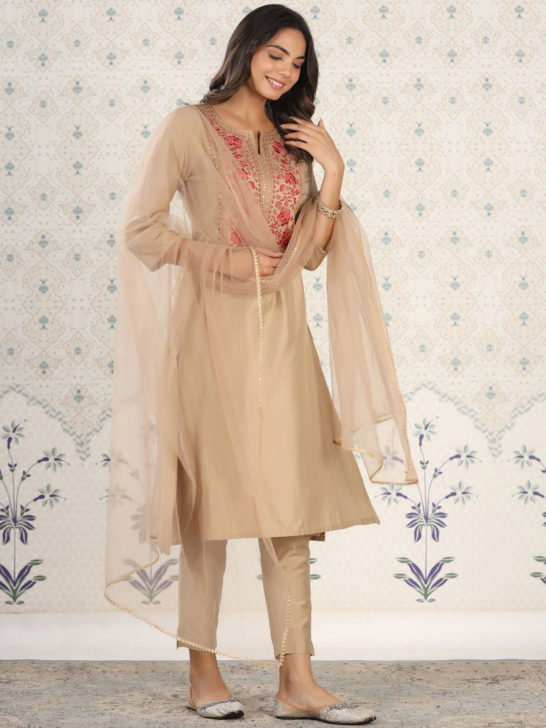 Dhiyona OD Floral Yoke Design Sequinned Kurta with Trousers & Dupatta
