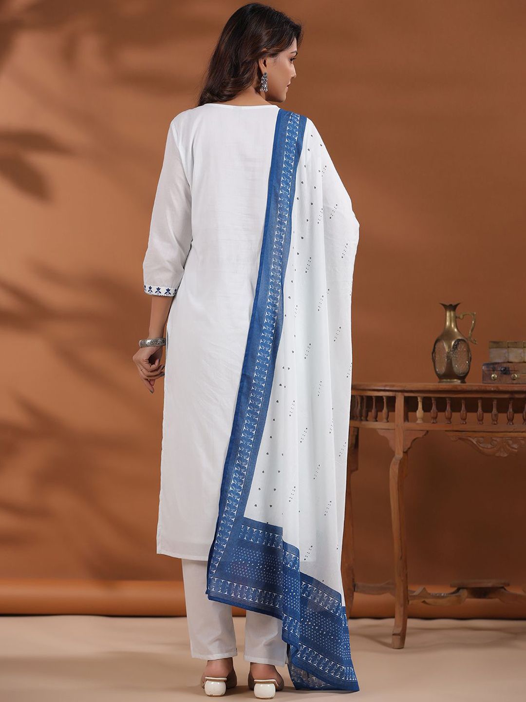 Dhiyona IE Women Ethnic Motifs Embroidered Regular Thread Work Pure Cotton Kurta with Trousers & With Dupatta