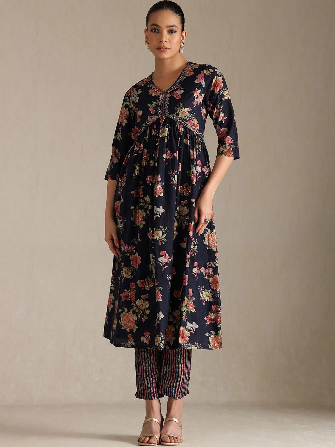 Dhiyona SO Women's Women Floral Printed Empire Beads and Stones Kurta with Trousers & With Dupatta