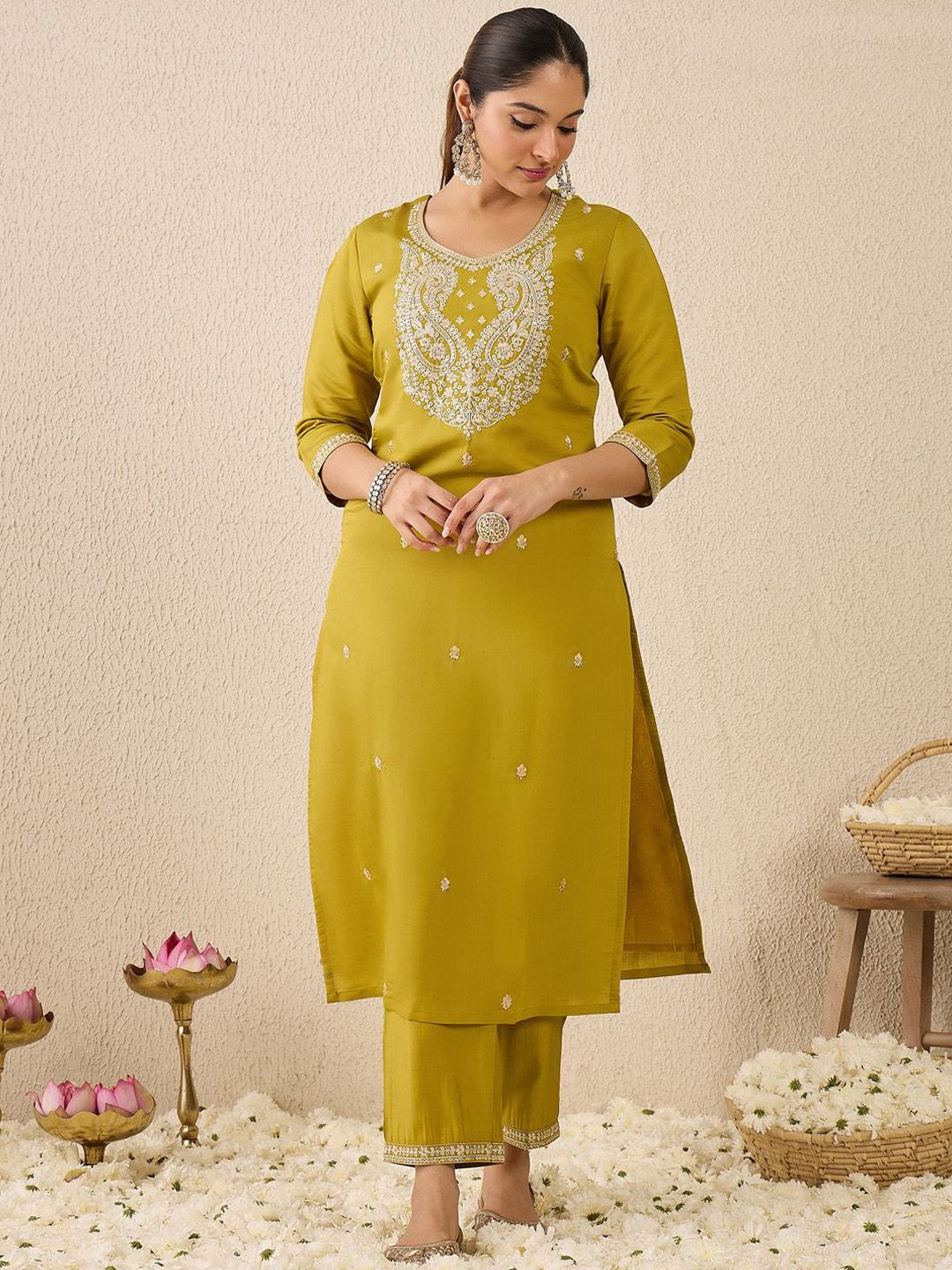 Dhiyona IE Women's Women Ethnic Motifs Printed Kurta with Trousers & Dupatta
