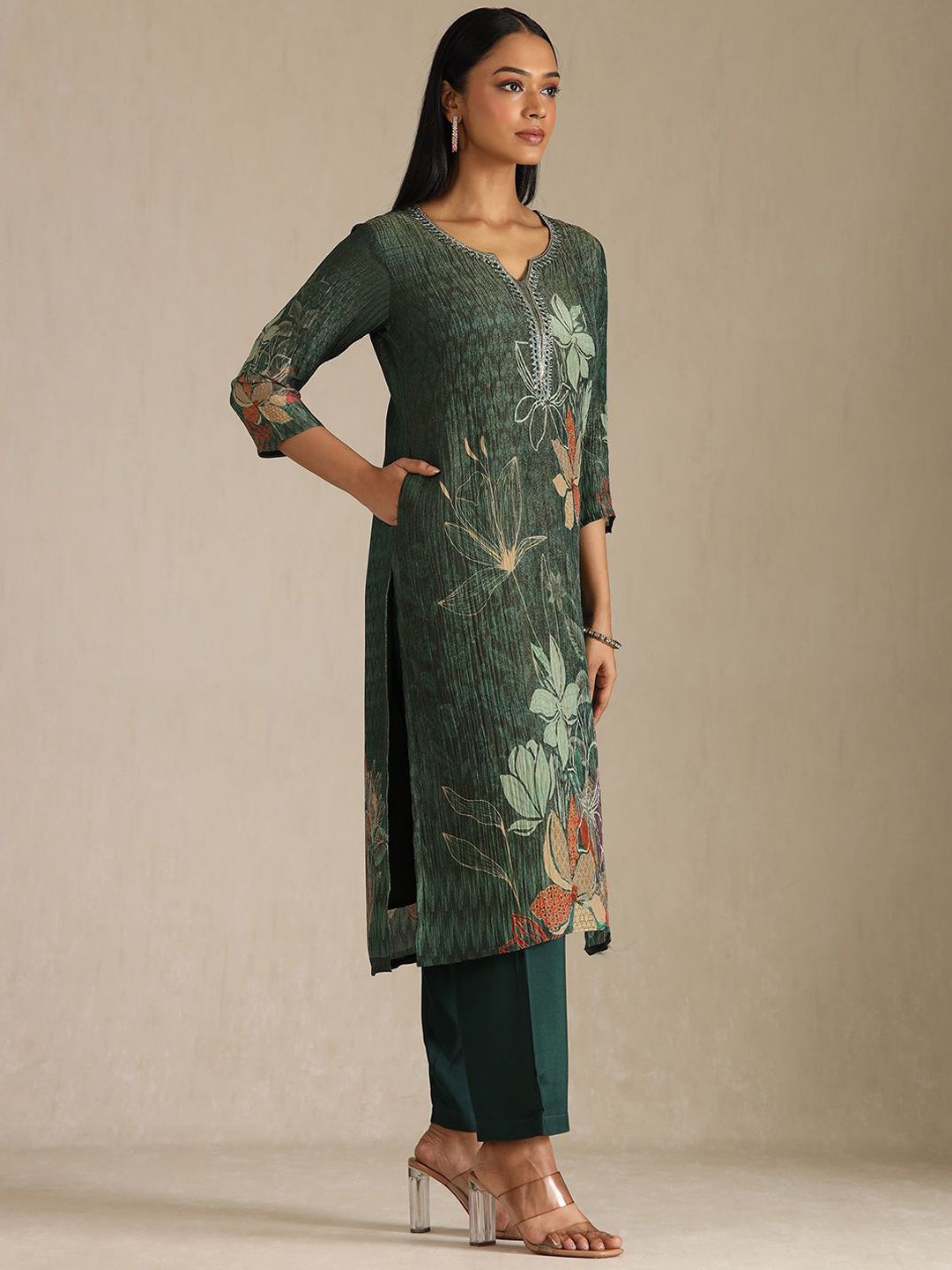 Dhiyona SO Women's Women Floral Printed Mirror Work Kurta with Trousers