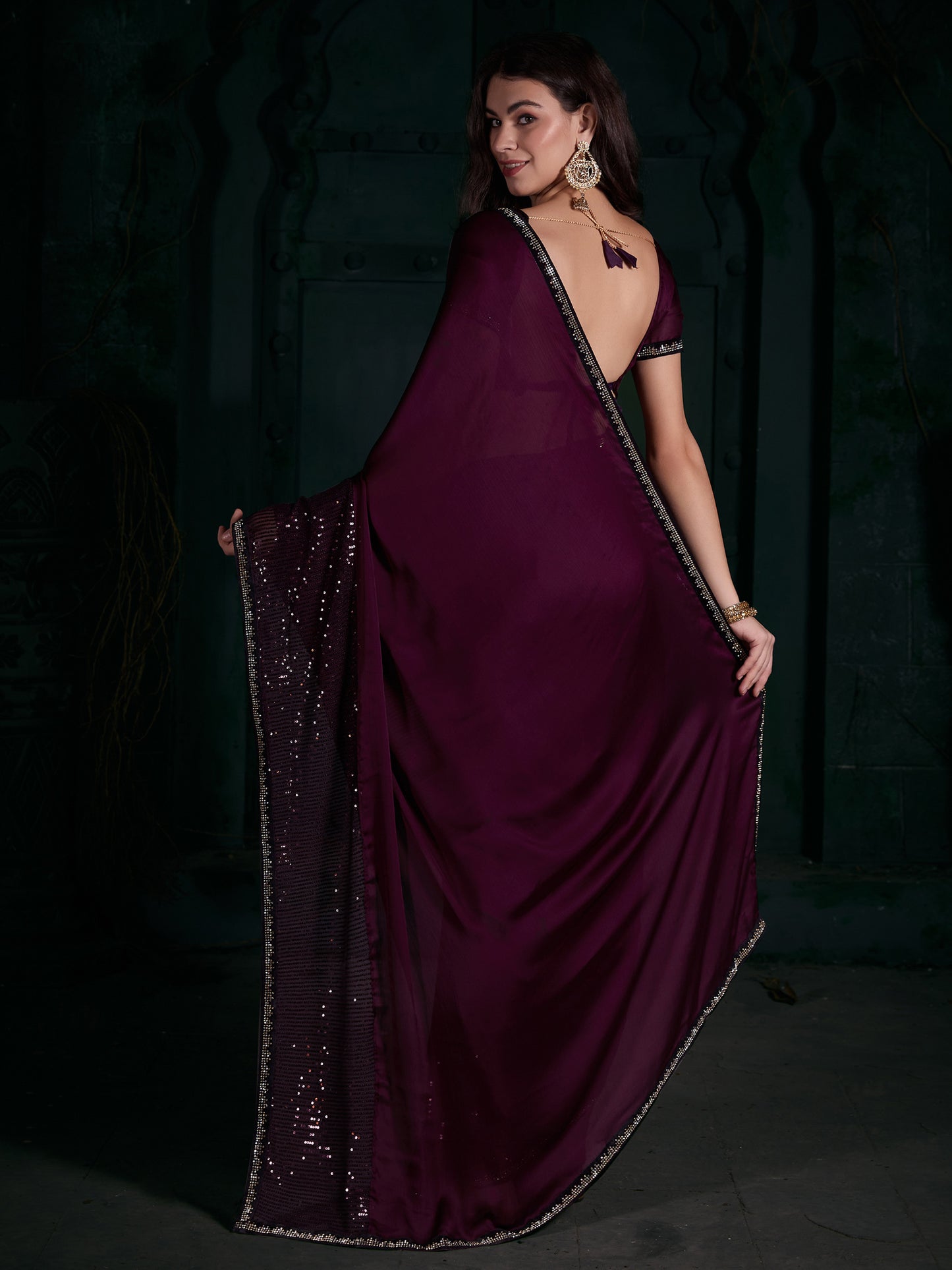 Women's Chiffon Magenta Embellished Designer Saree With Blouse Piece