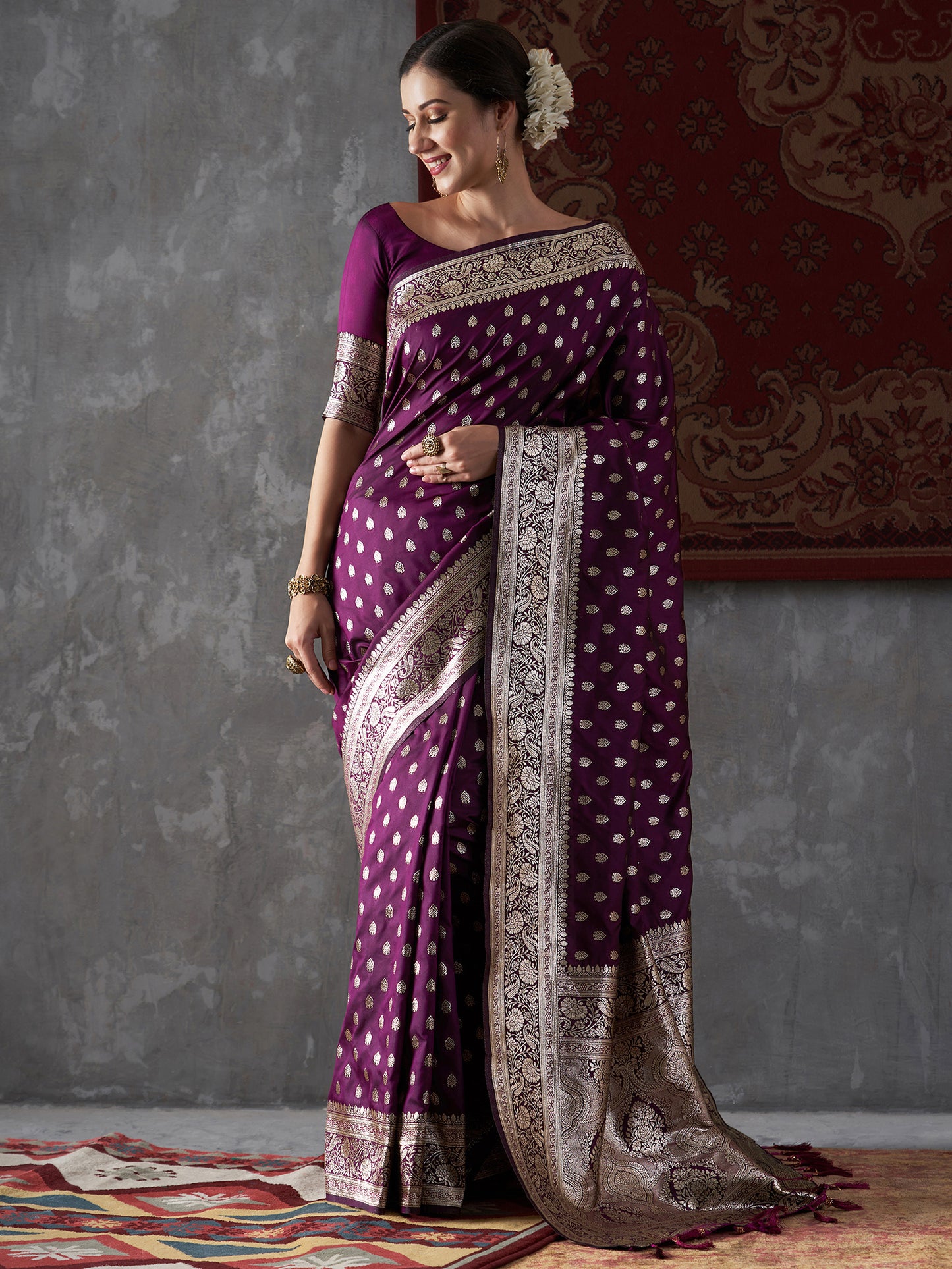 Women's Silk Blend Purple Woven Design Designer Saree With Blouse Piece