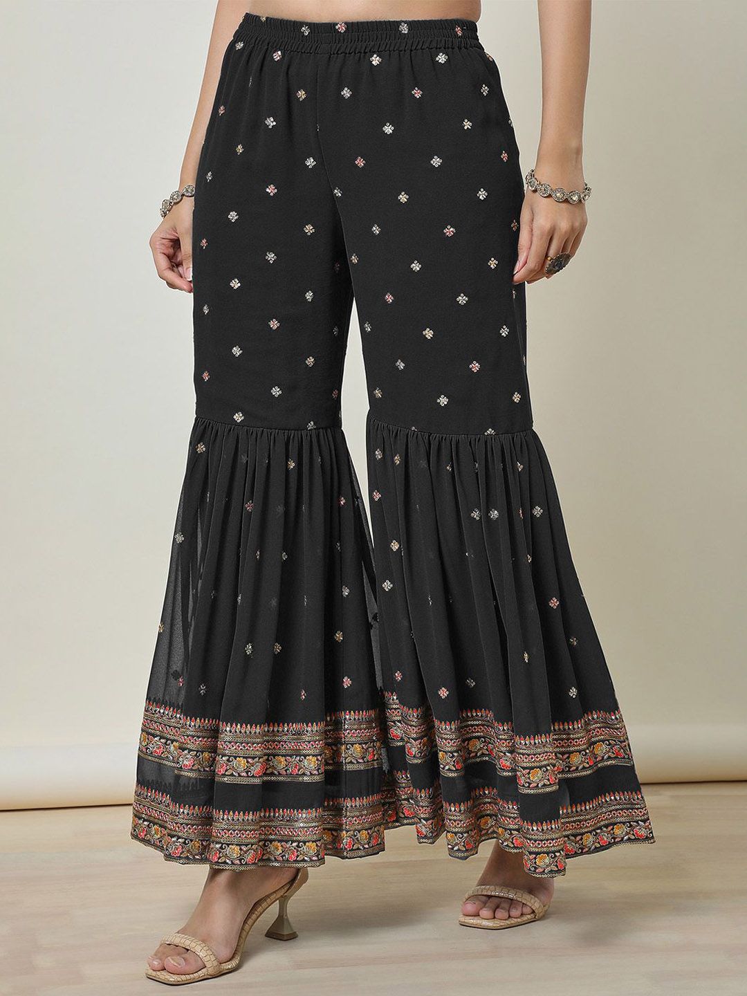 Dhiyona SO Women's Women Floral Regular Thread Work Kurta with Sharara & With Dupatta
