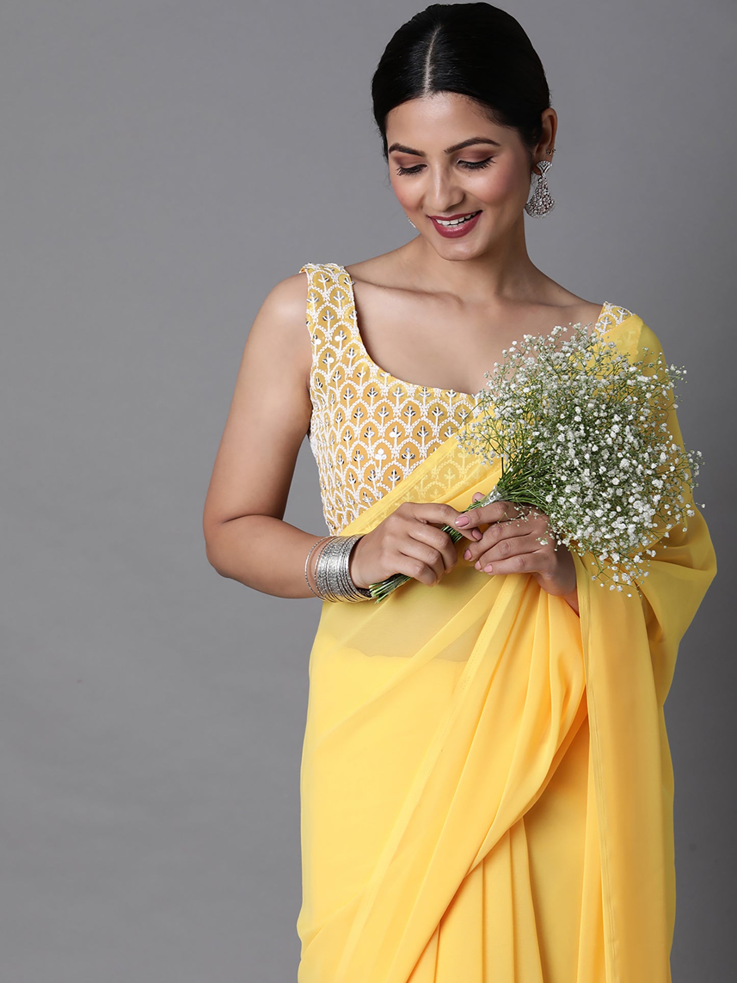 Women's Georgette Yellow Embellished Celebrity Saree With Blouse Piece
