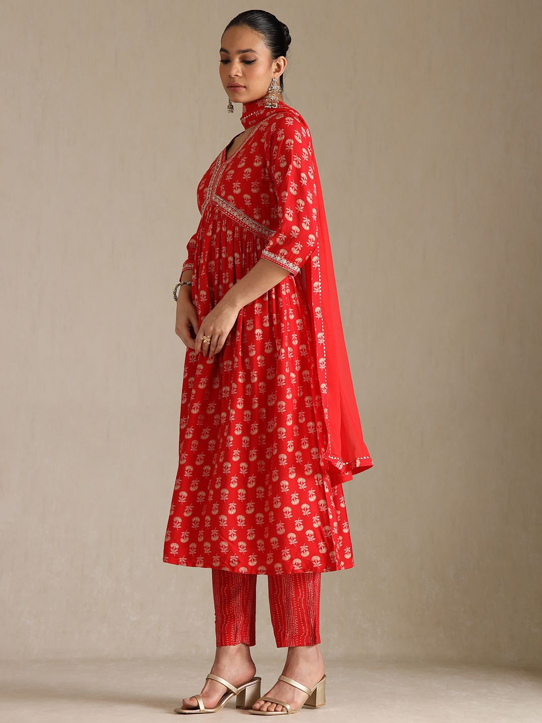 Dhiyona SO Women's Women Ethnic Motifs Printed V-Neck Empire Kurta with Trousers & Dupatta