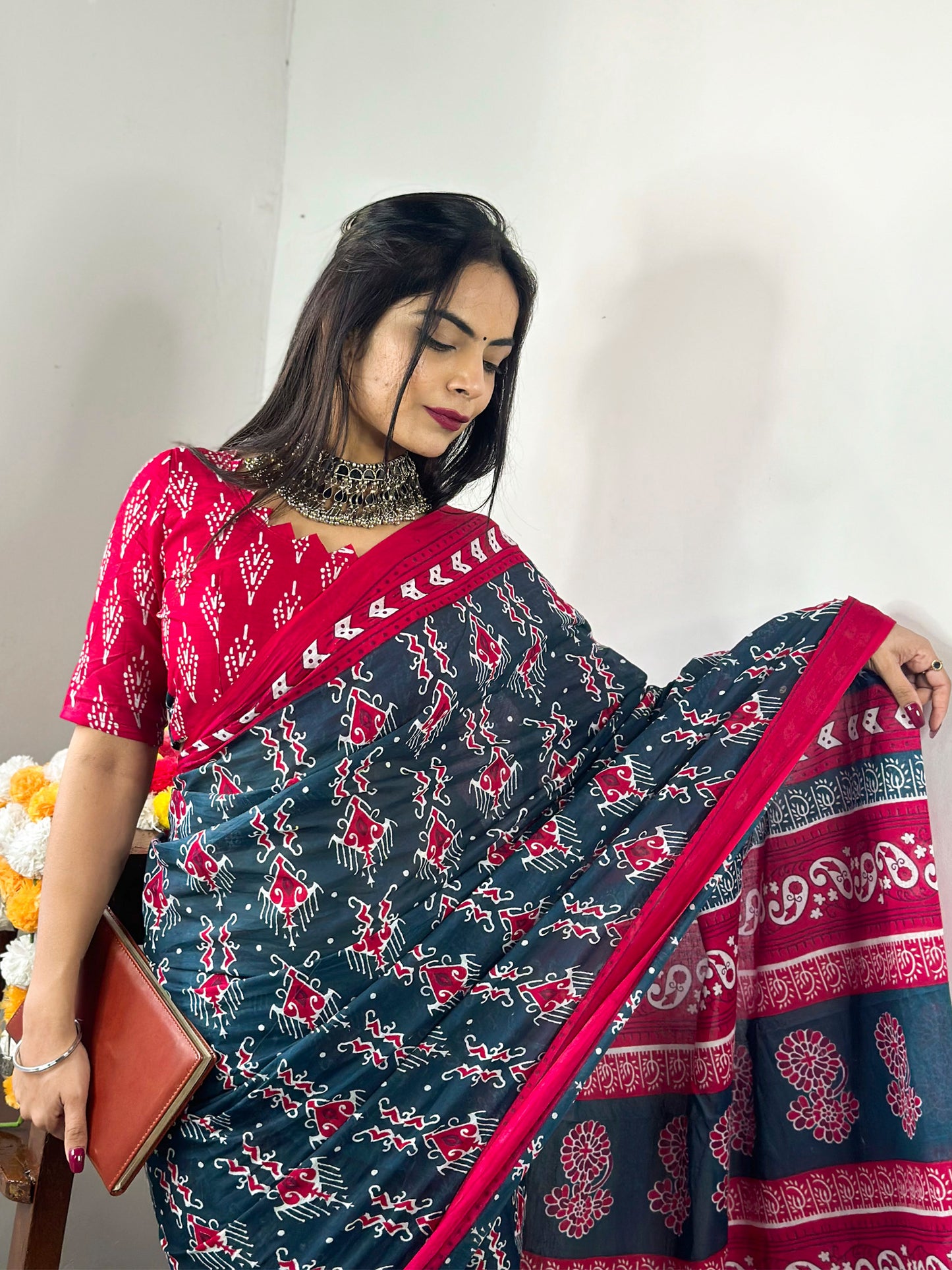 Women's Cotton Teal blue Printed Designer Saree With Blouse Piece
