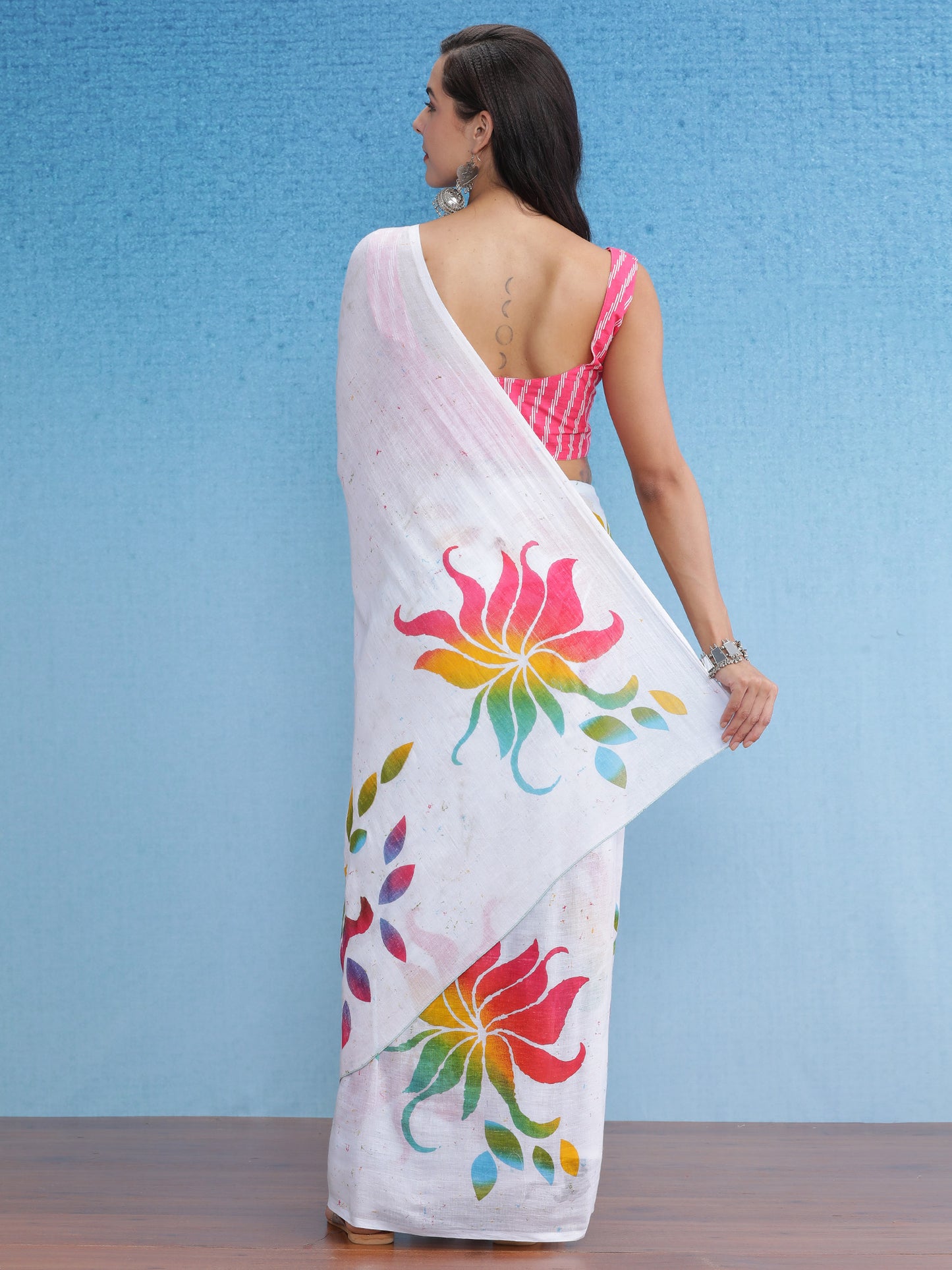 Women's Cotton White Printed Designer Saree With Blouse Piece