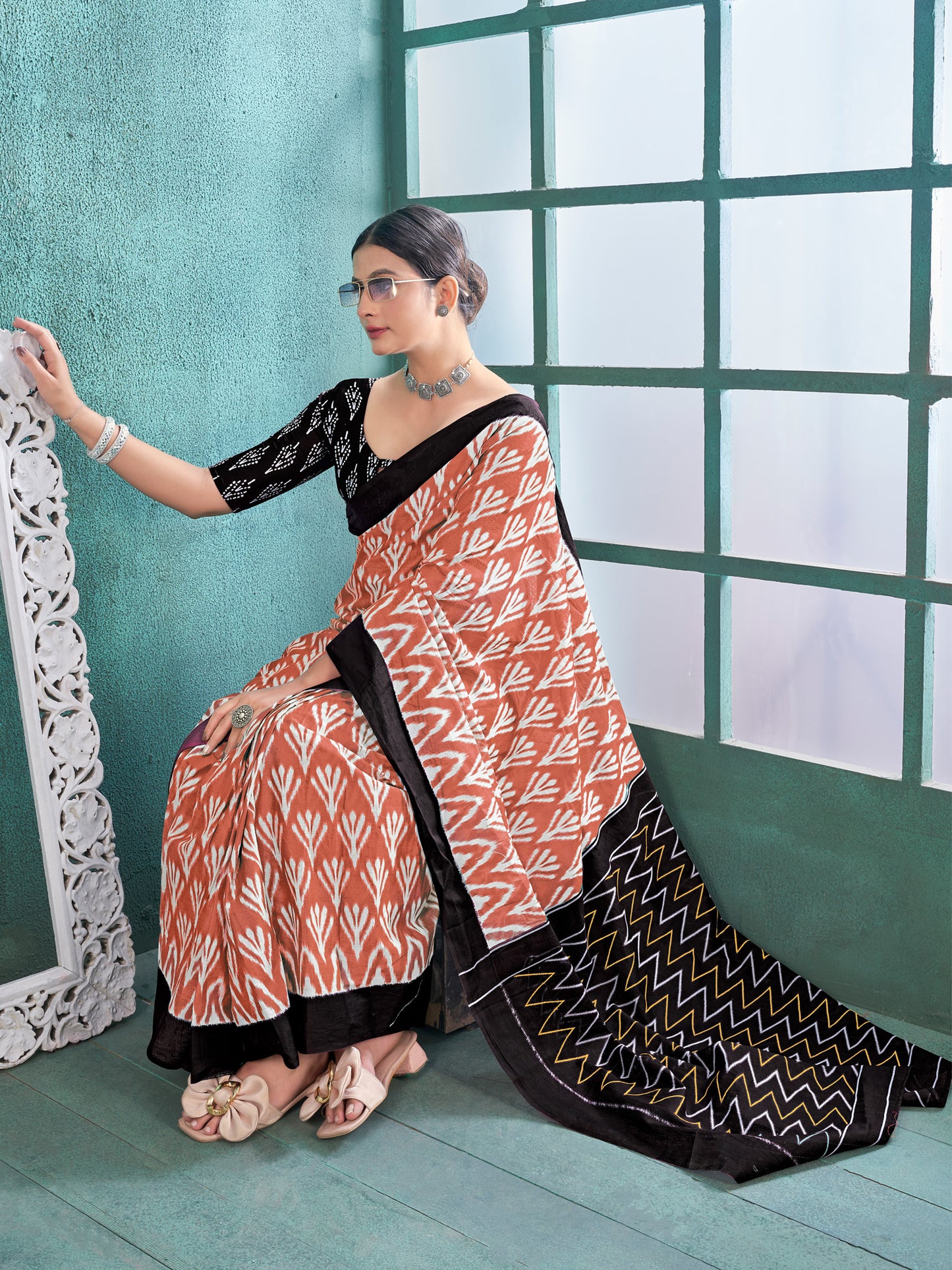 Women's Cotton Peach Printed Designer Saree With Blouse Piece