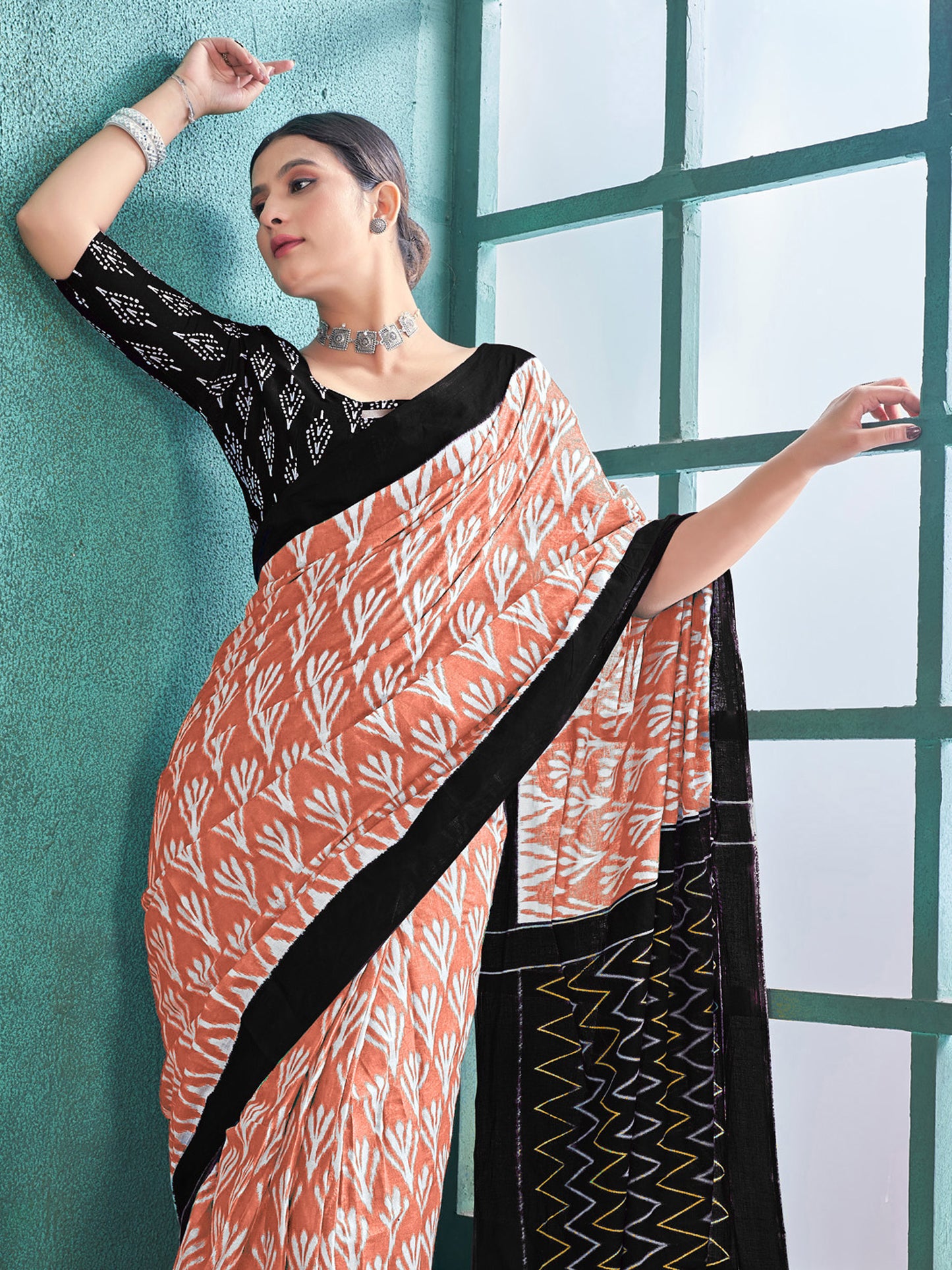 Women's Cotton Peach Printed Designer Saree With Blouse Piece