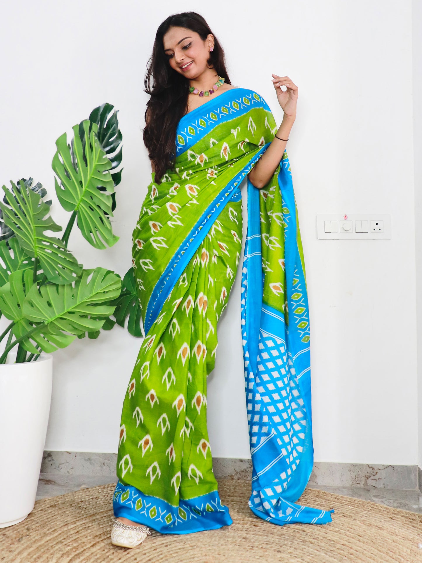 Women's Cotton Green Printed Designer Saree With Blouse Piece