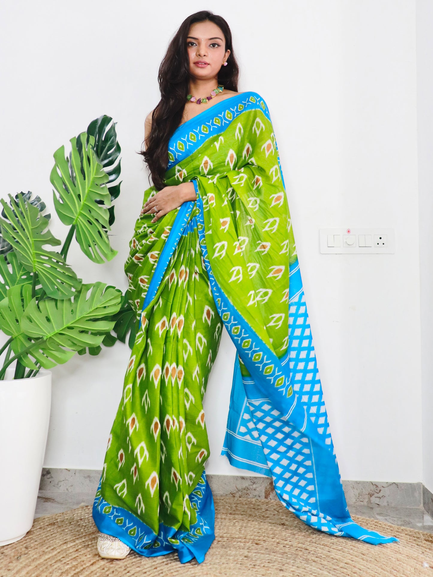 Women's Cotton Green Printed Designer Saree With Blouse Piece